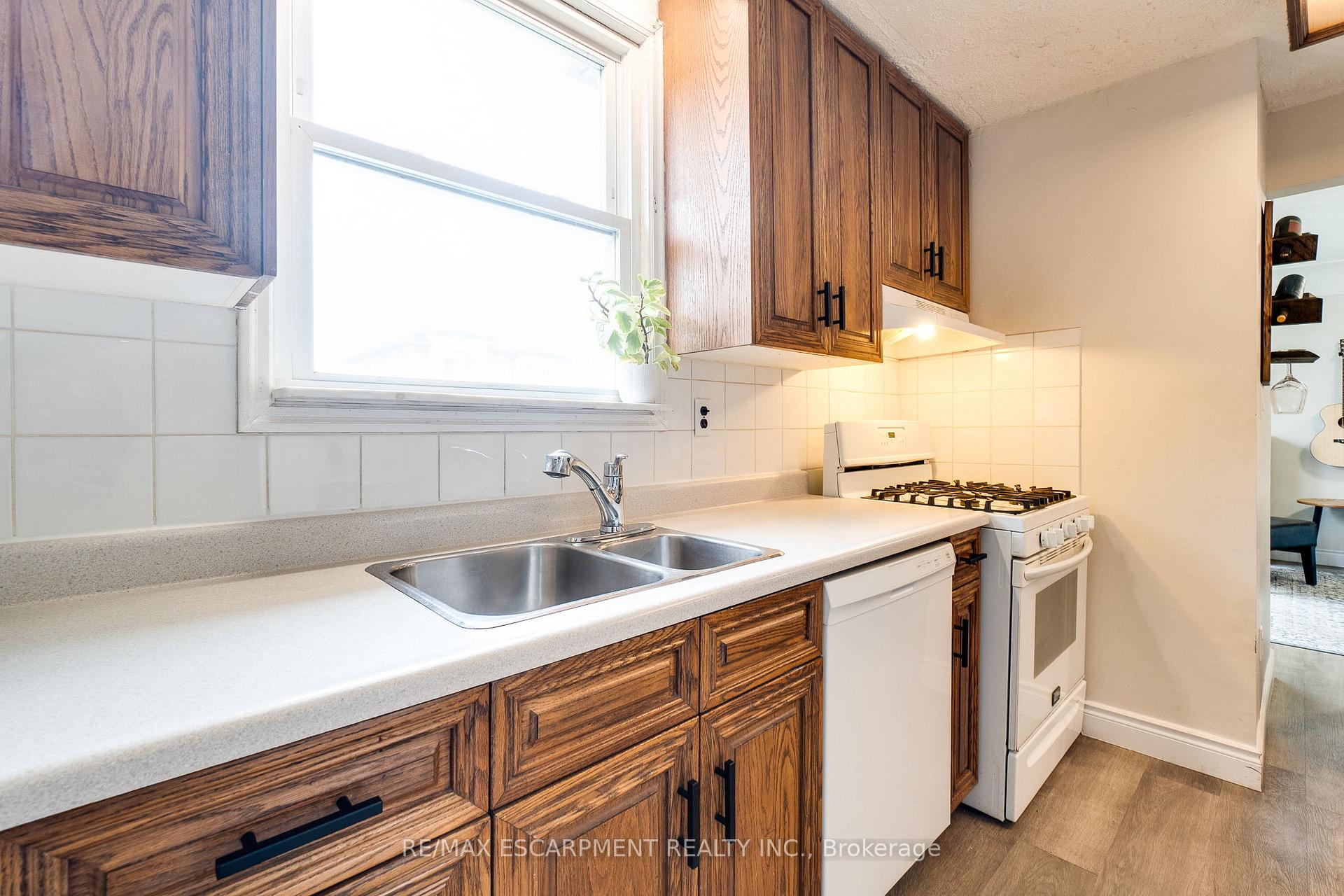 Photo 16 of 13 David Avenue, Hamilton, Hill Park — HOMEH