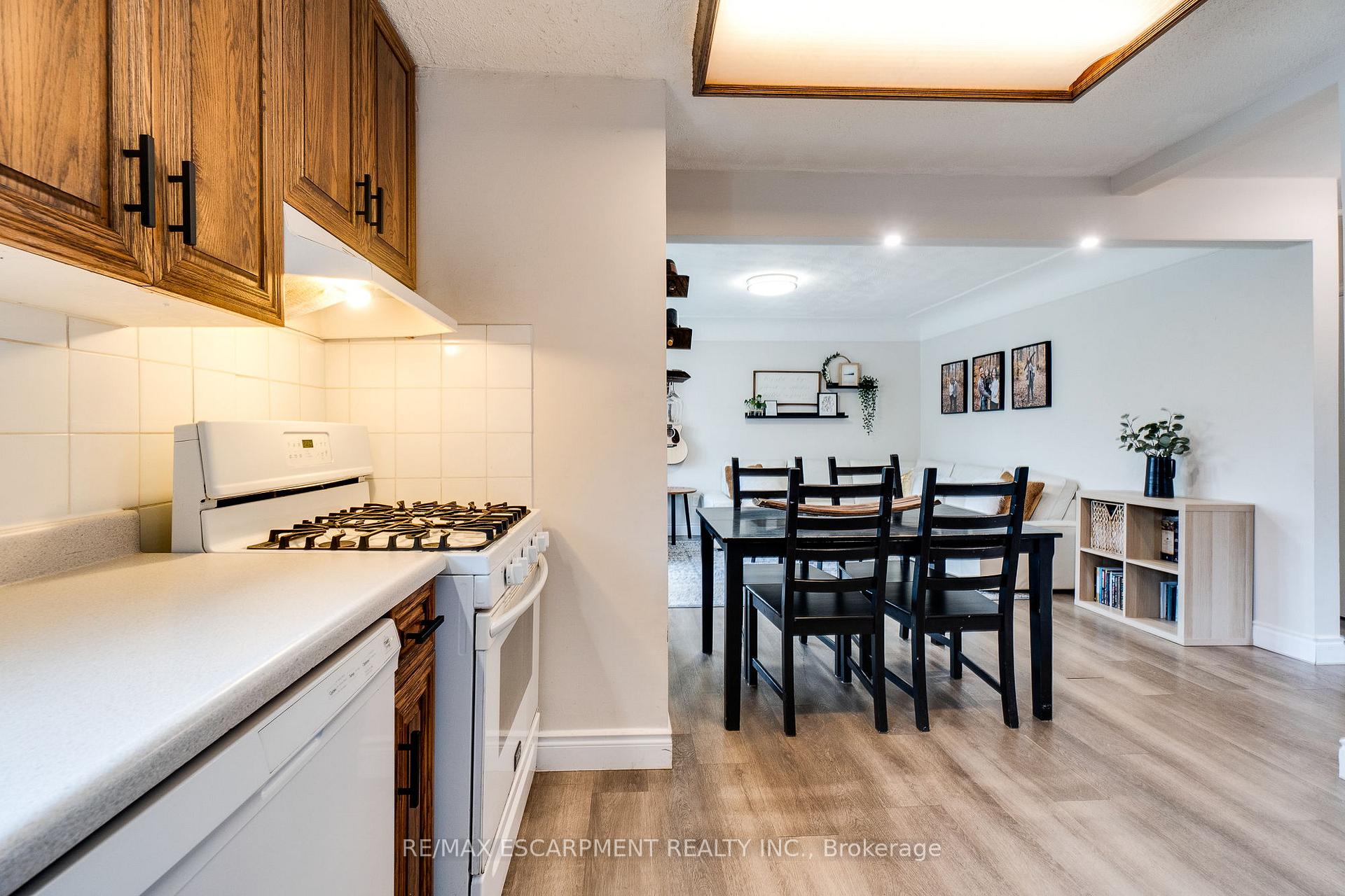 Photo 17 of 13 David Avenue, Hamilton, Hill Park — HOMEH