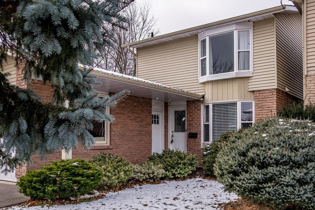 Photo 2 of 2233 Middlesmoor Crescent, Burlington, Brant Hills — HOMEH