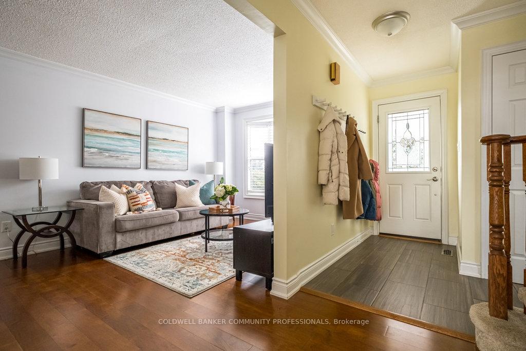 Photo 4 of 2233 Middlesmoor Crescent, Burlington, Brant Hills — HOMEH