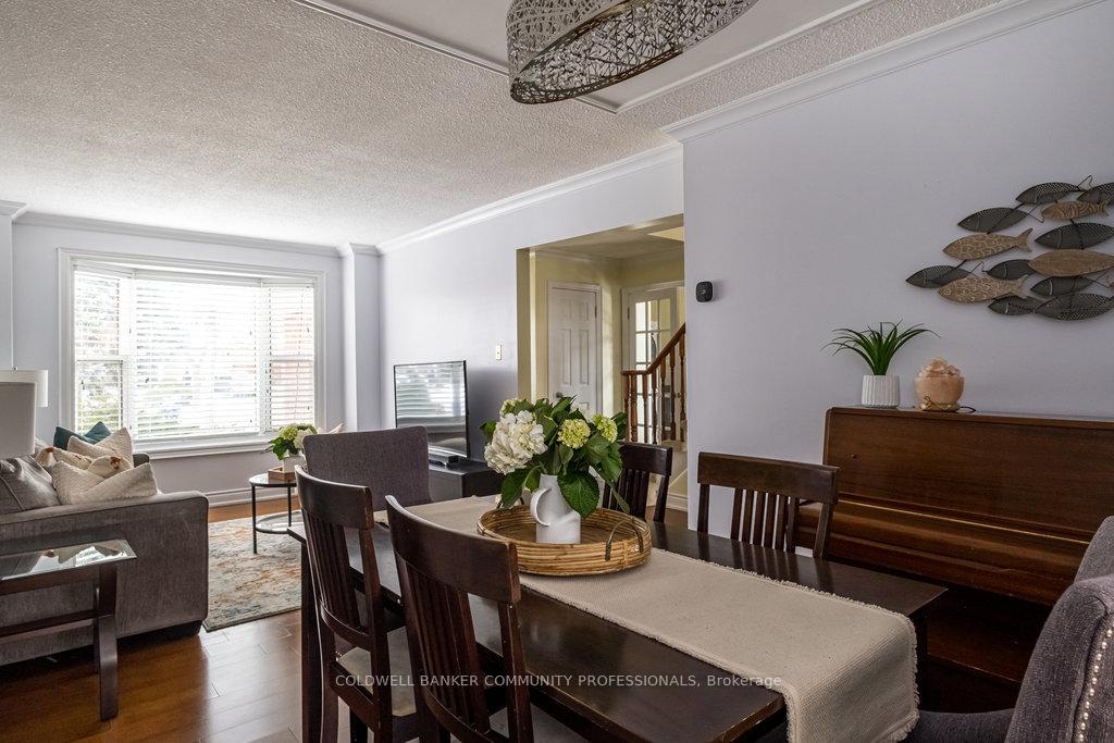 Photo 8 of 2233 Middlesmoor Crescent, Burlington, Brant Hills — HOMEH