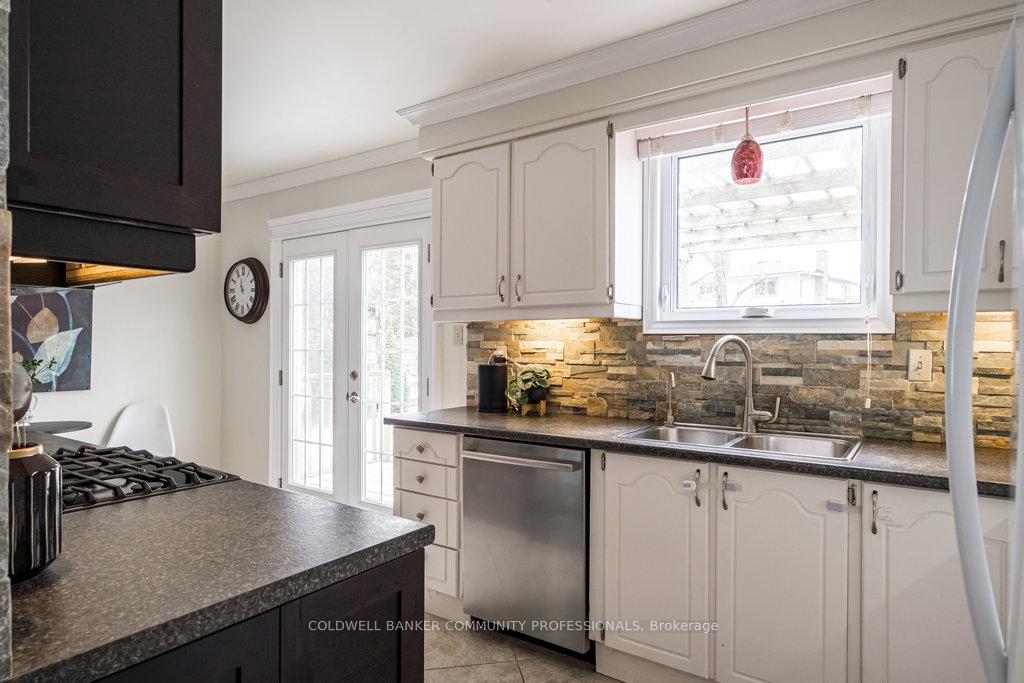 Photo 10 of 2233 Middlesmoor Crescent, Burlington, Brant Hills — HOMEH