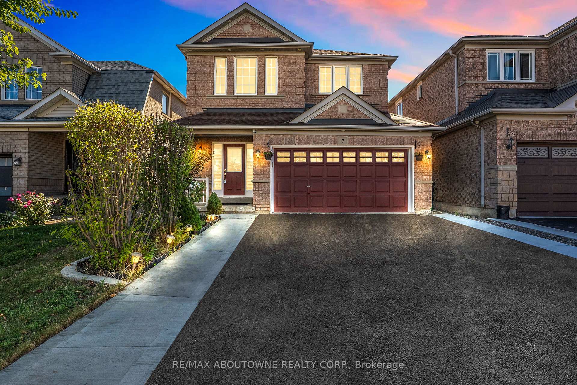 Photo 1 of 7 Rockrose Drive, Brampton, Sandringham-Wellington — HOMEH