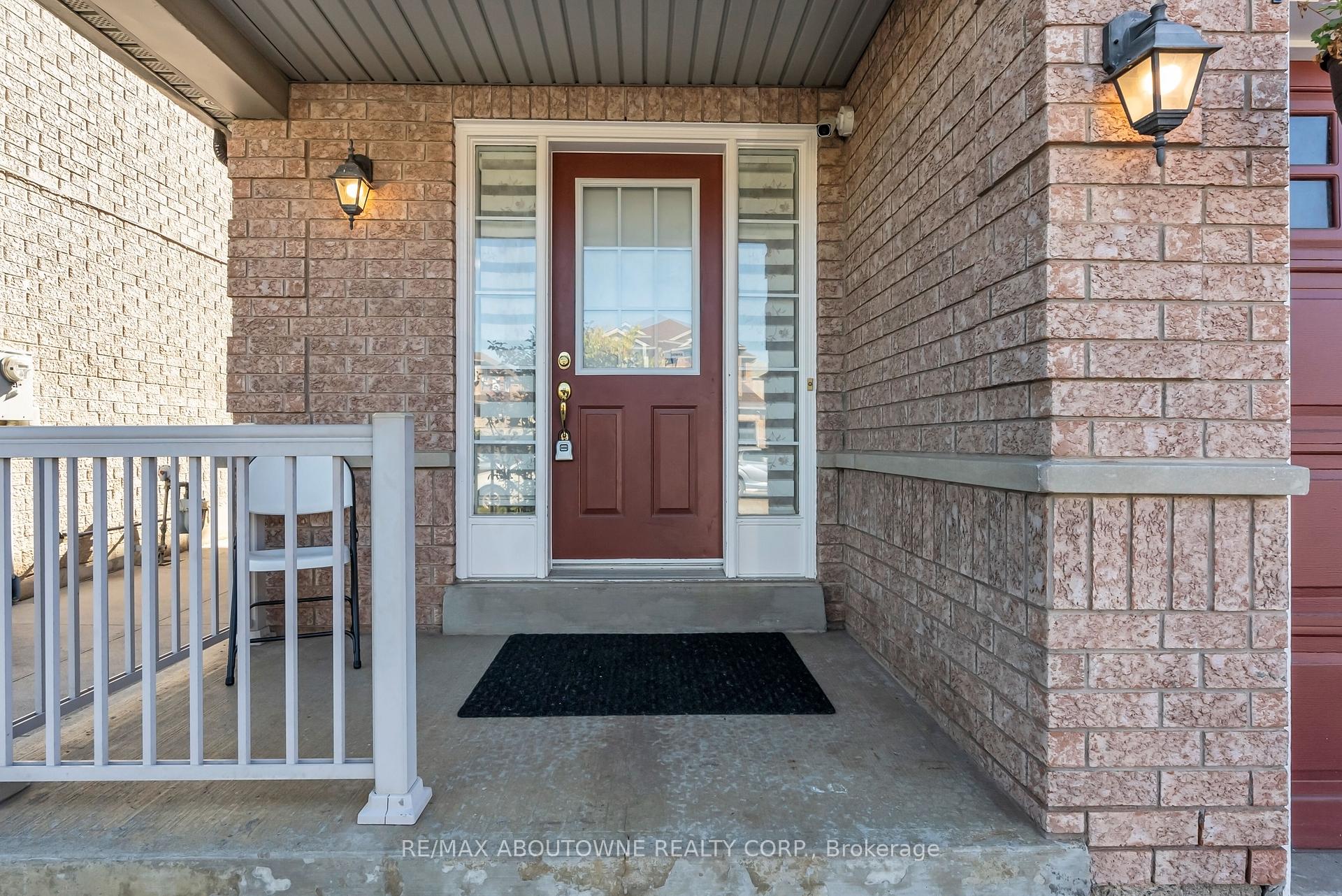 Photo 3 of 7 Rockrose Drive, Brampton, Sandringham-Wellington — HOMEH