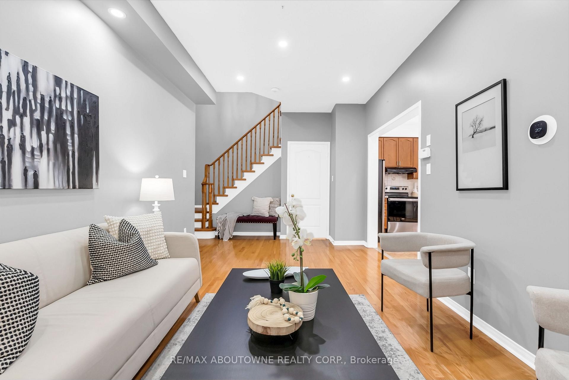 Photo 17 of 7 Rockrose Drive, Brampton, Sandringham-Wellington — HOMEH