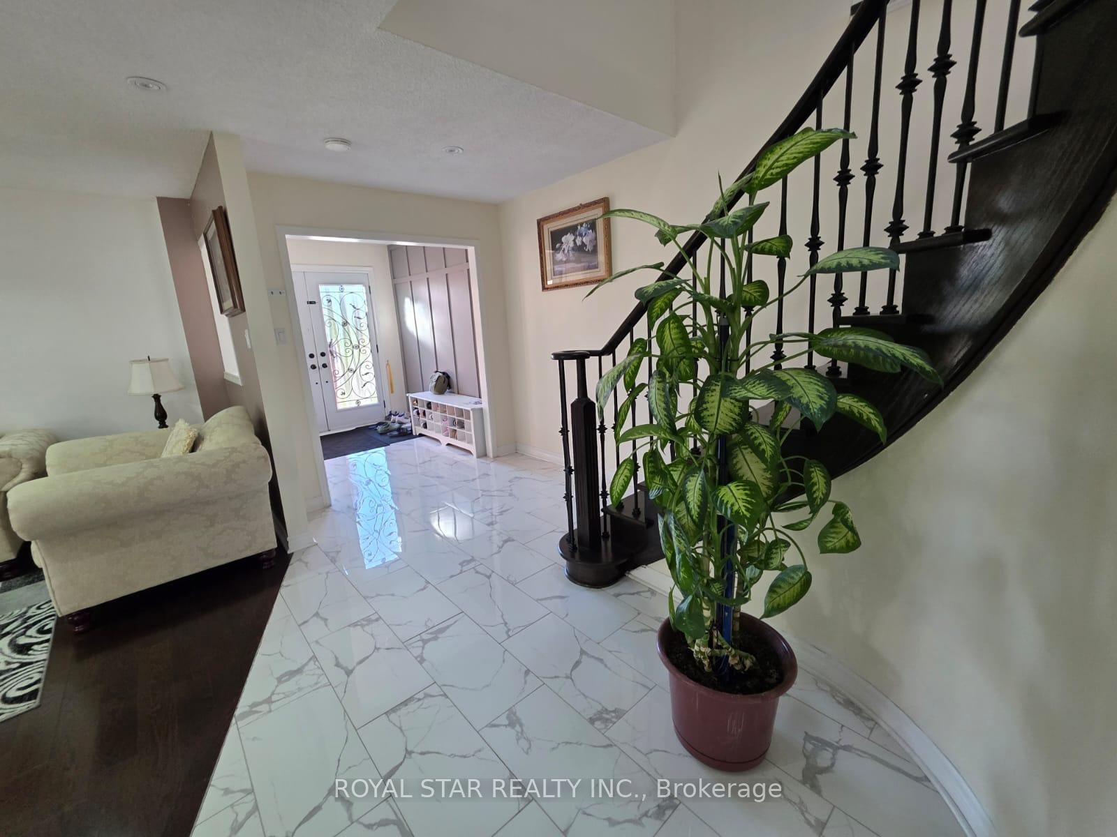 Photo 5 of 6 Merganser Crescent, Brampton, Fletcher's Creek South — HOMEH