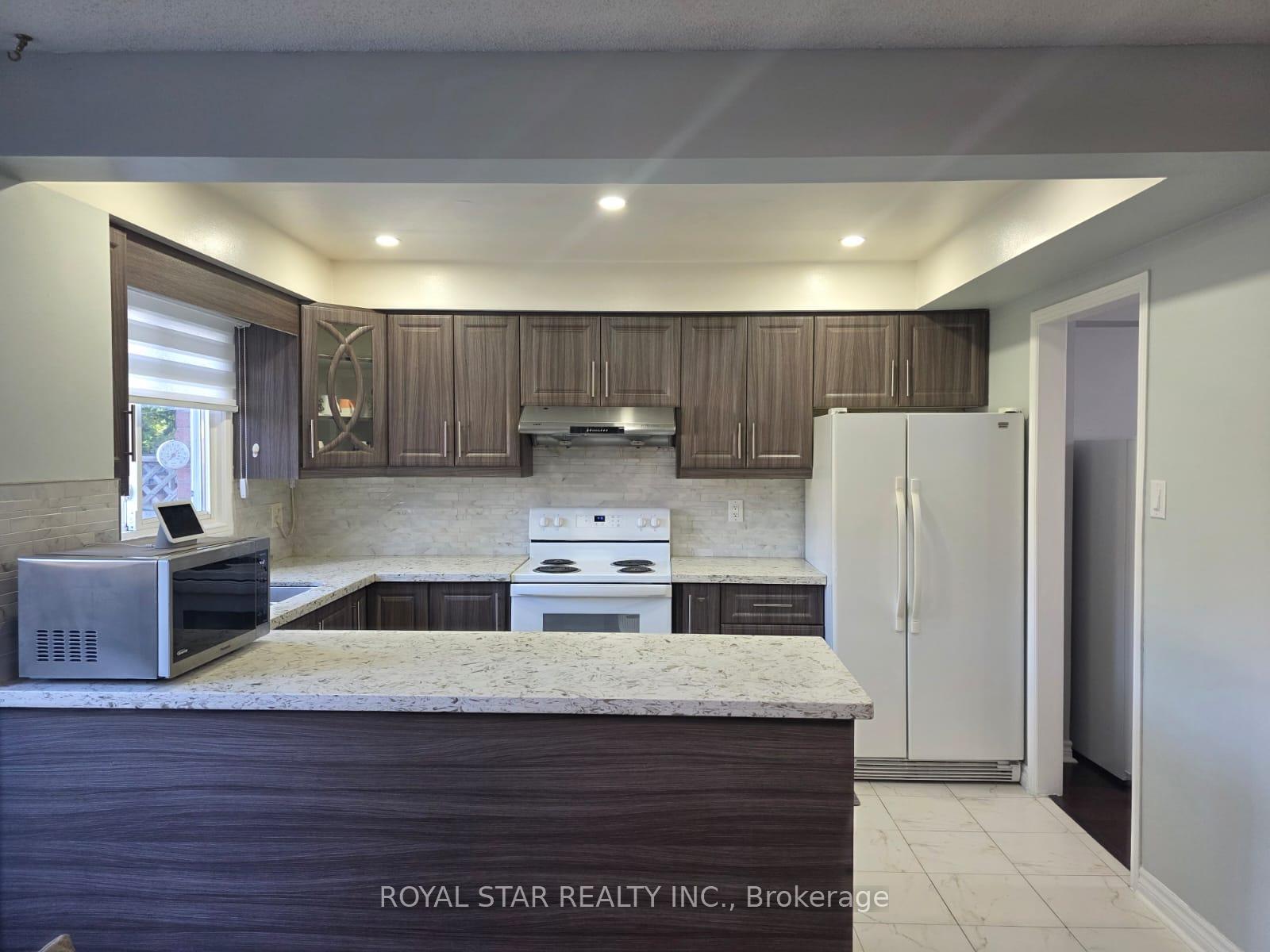 Photo 10 of 6 Merganser Crescent, Brampton, Fletcher's Creek South — HOMEH