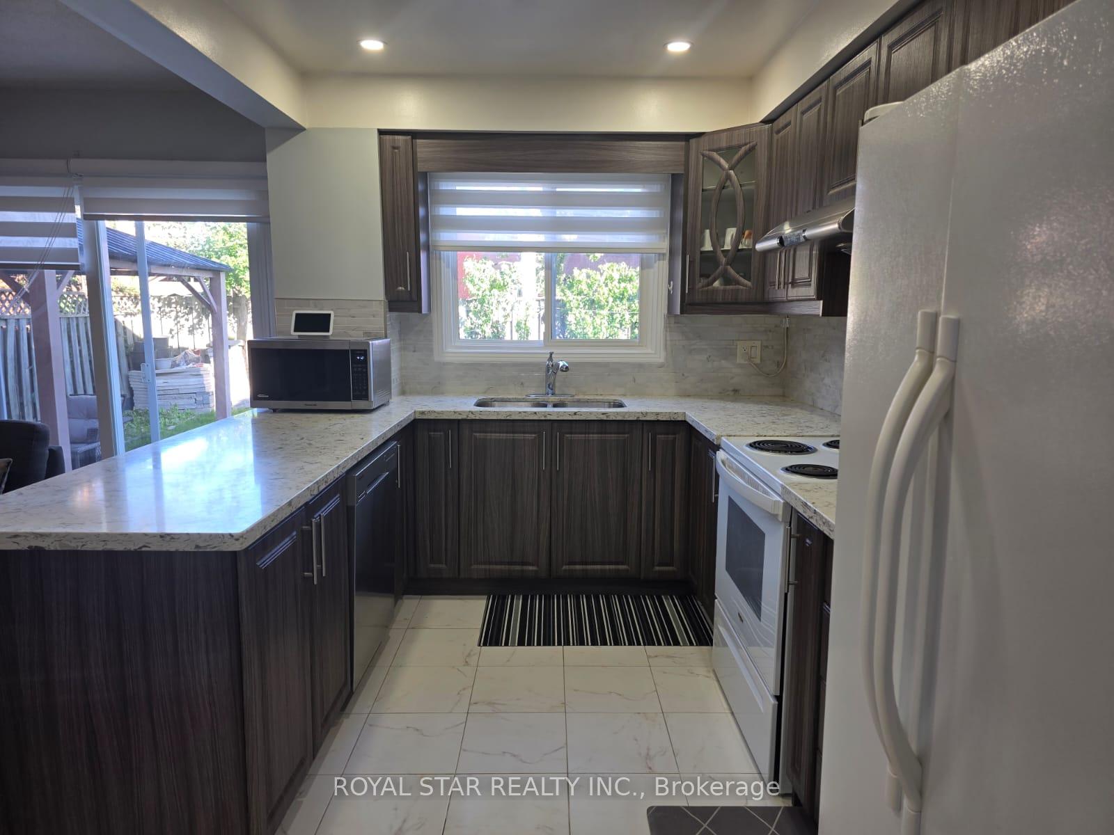 Photo 11 of 6 Merganser Crescent, Brampton, Fletcher's Creek South — HOMEH