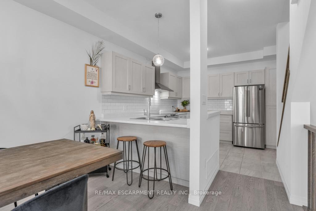 Photo 6 of Unit 259, 30 Times Square Boulevard, Hamilton, Stoney Creek Mountain — HOMEH