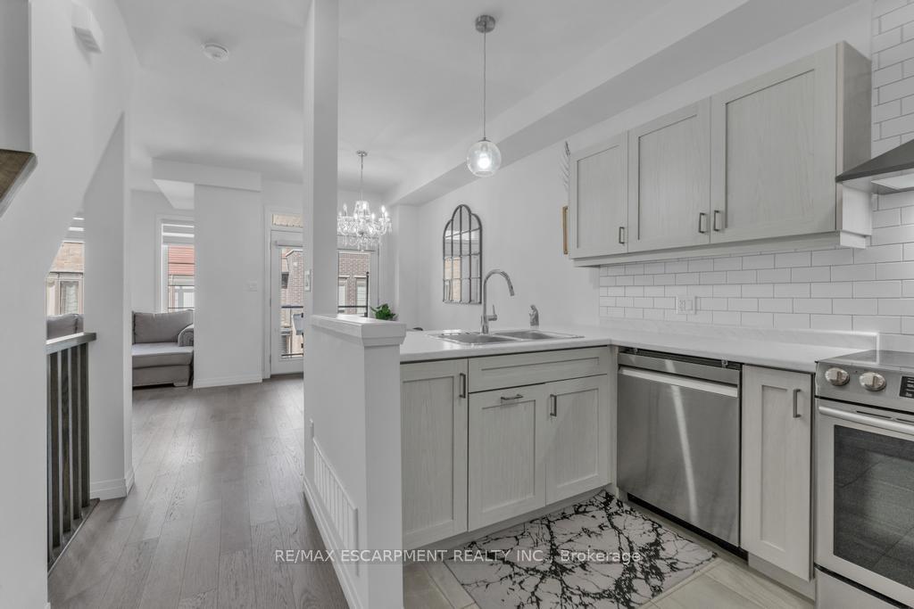 Photo 8 of Unit 259, 30 Times Square Boulevard, Hamilton, Stoney Creek Mountain — HOMEH