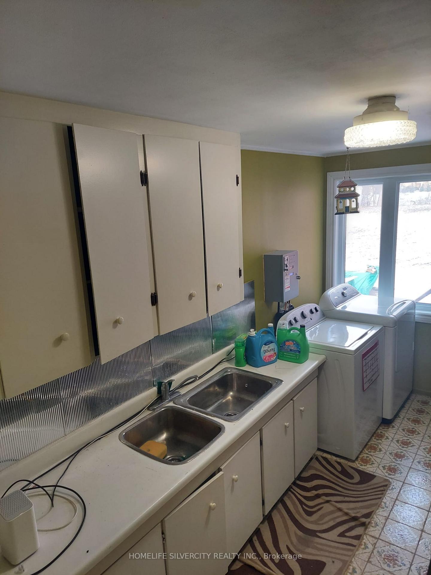 Photo 6 of 10263 Goreway Drive, Brampton, Vales of Castlemore — HOMEH