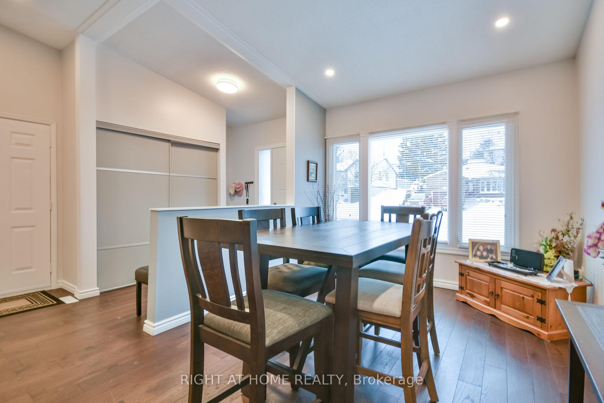 Photo 3 of 65 Eden Drive, Barrie, Letitia Heights — HOMEH