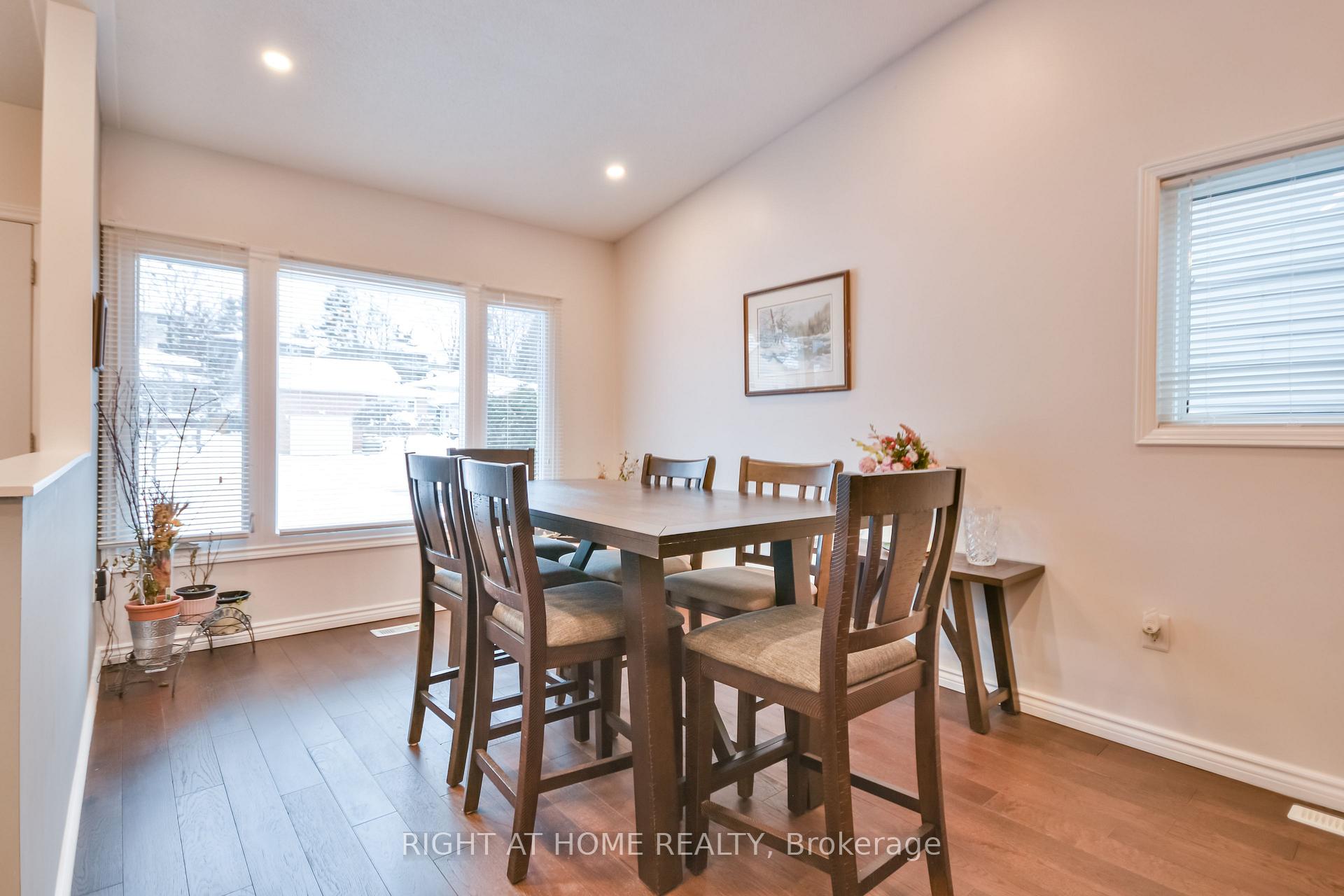 Photo 4 of 65 Eden Drive, Barrie, Letitia Heights — HOMEH