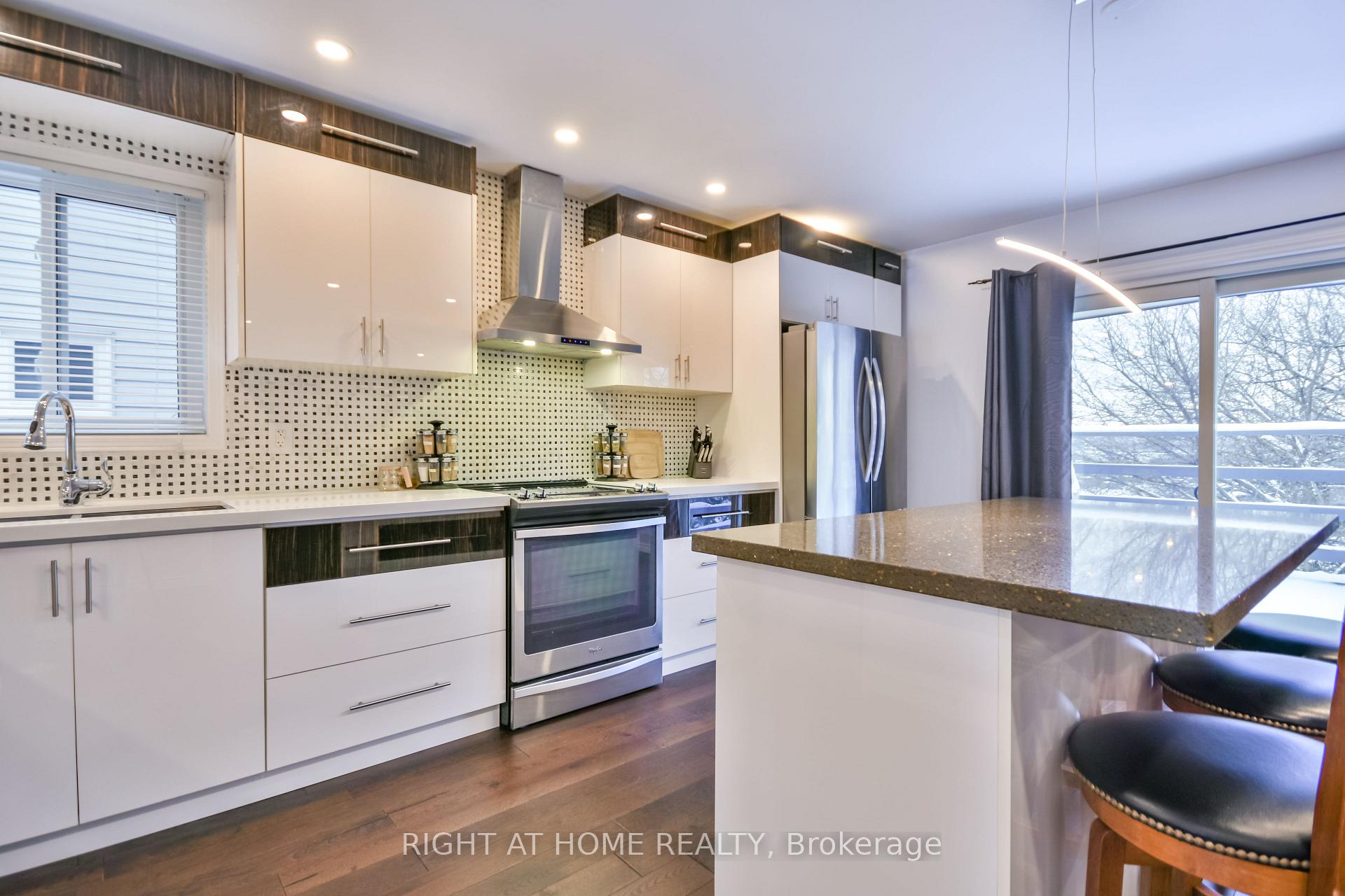 Photo 6 of 65 Eden Drive, Barrie, Letitia Heights — HOMEH