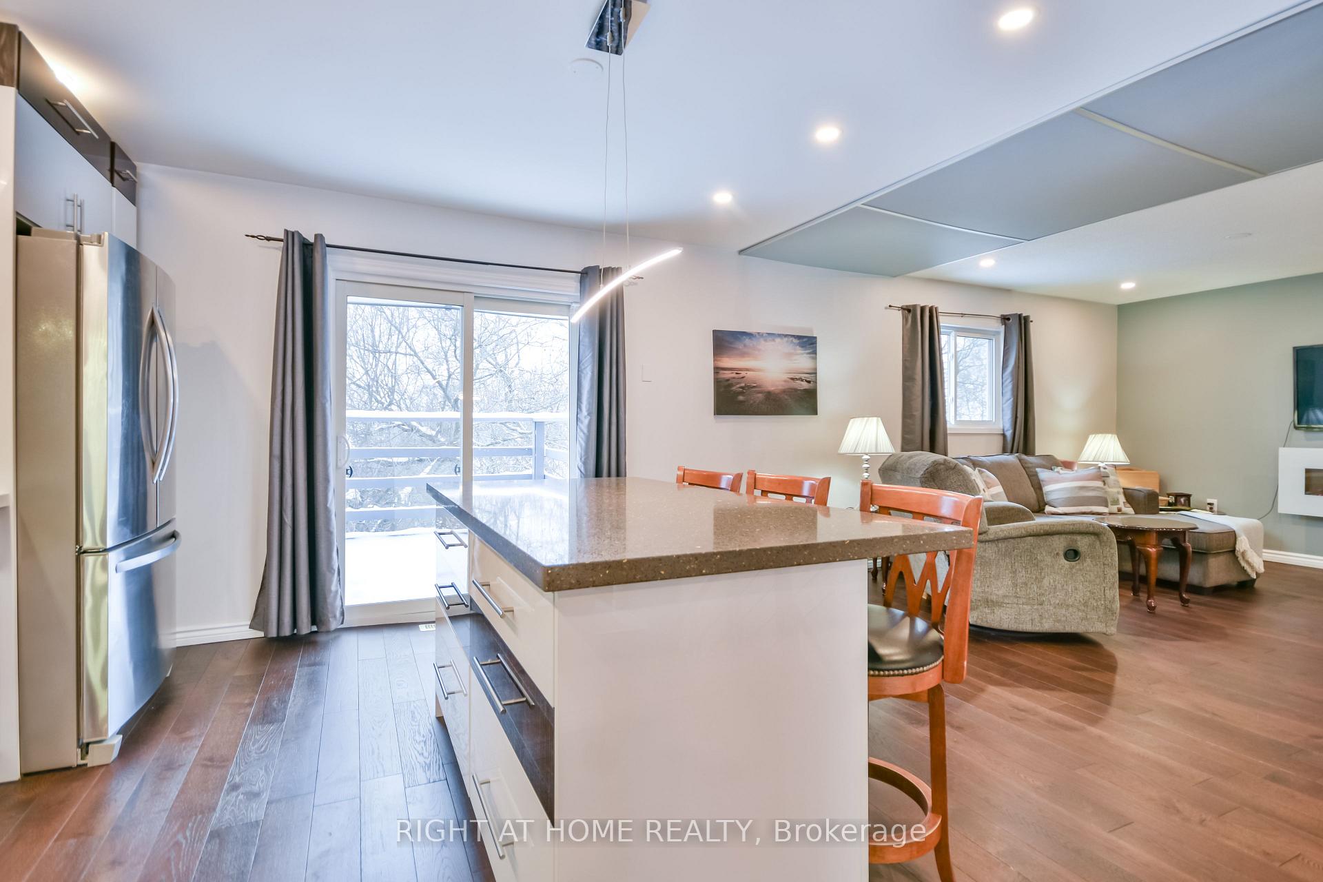 Photo 12 of 65 Eden Drive, Barrie, Letitia Heights — HOMEH