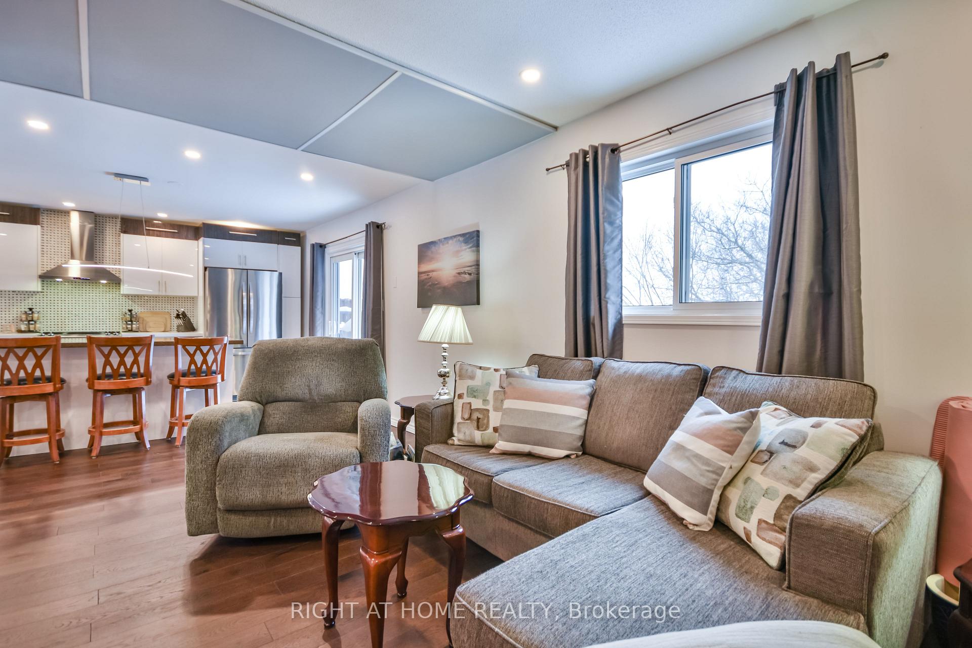 Photo 14 of 65 Eden Drive, Barrie, Letitia Heights — HOMEH