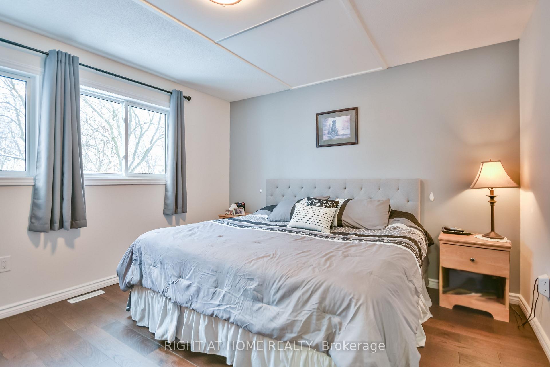 Photo 18 of 65 Eden Drive, Barrie, Letitia Heights — HOMEH