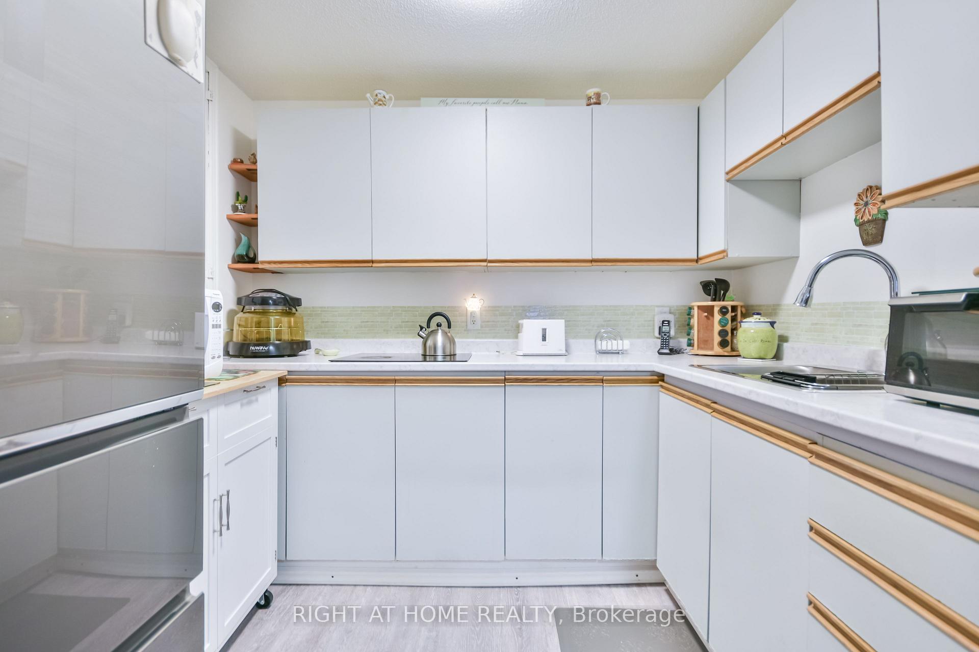Photo 27 of 65 Eden Drive, Barrie, Letitia Heights — HOMEH