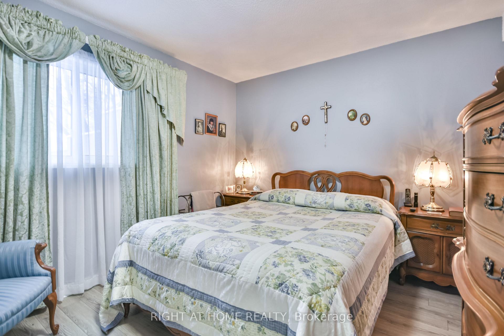 Photo 31 of 65 Eden Drive, Barrie, Letitia Heights — HOMEH
