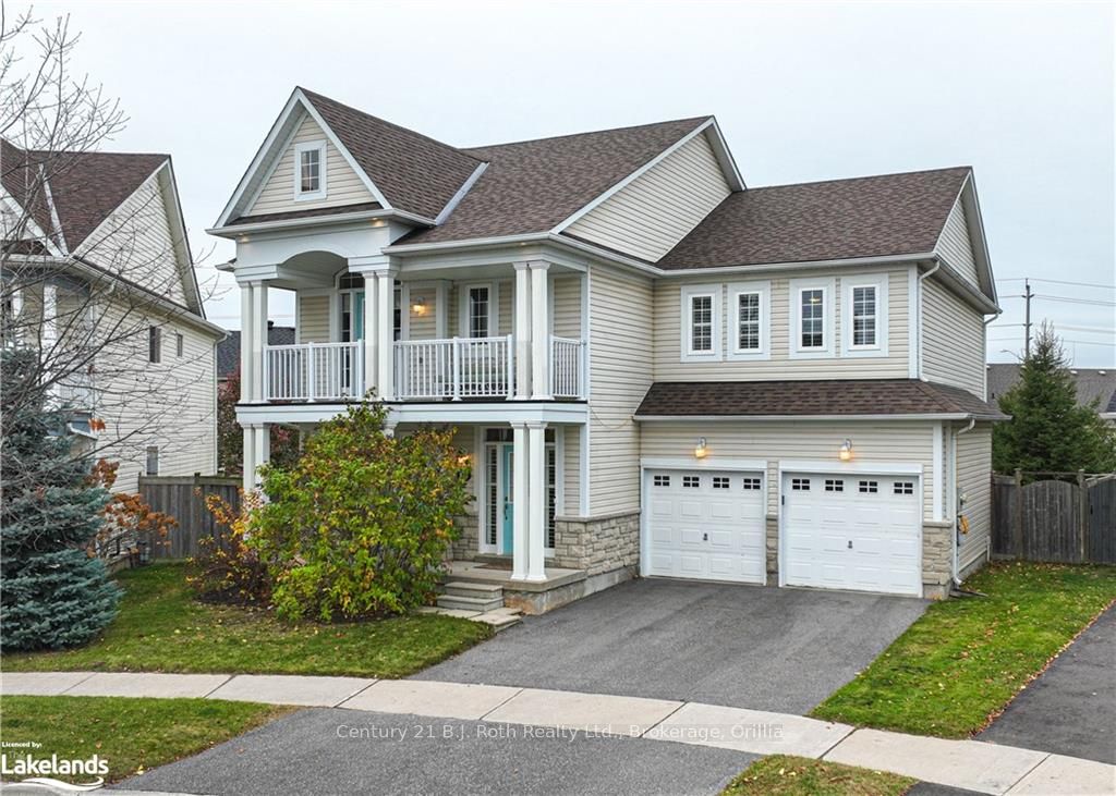 Front of 10 Regalia Way