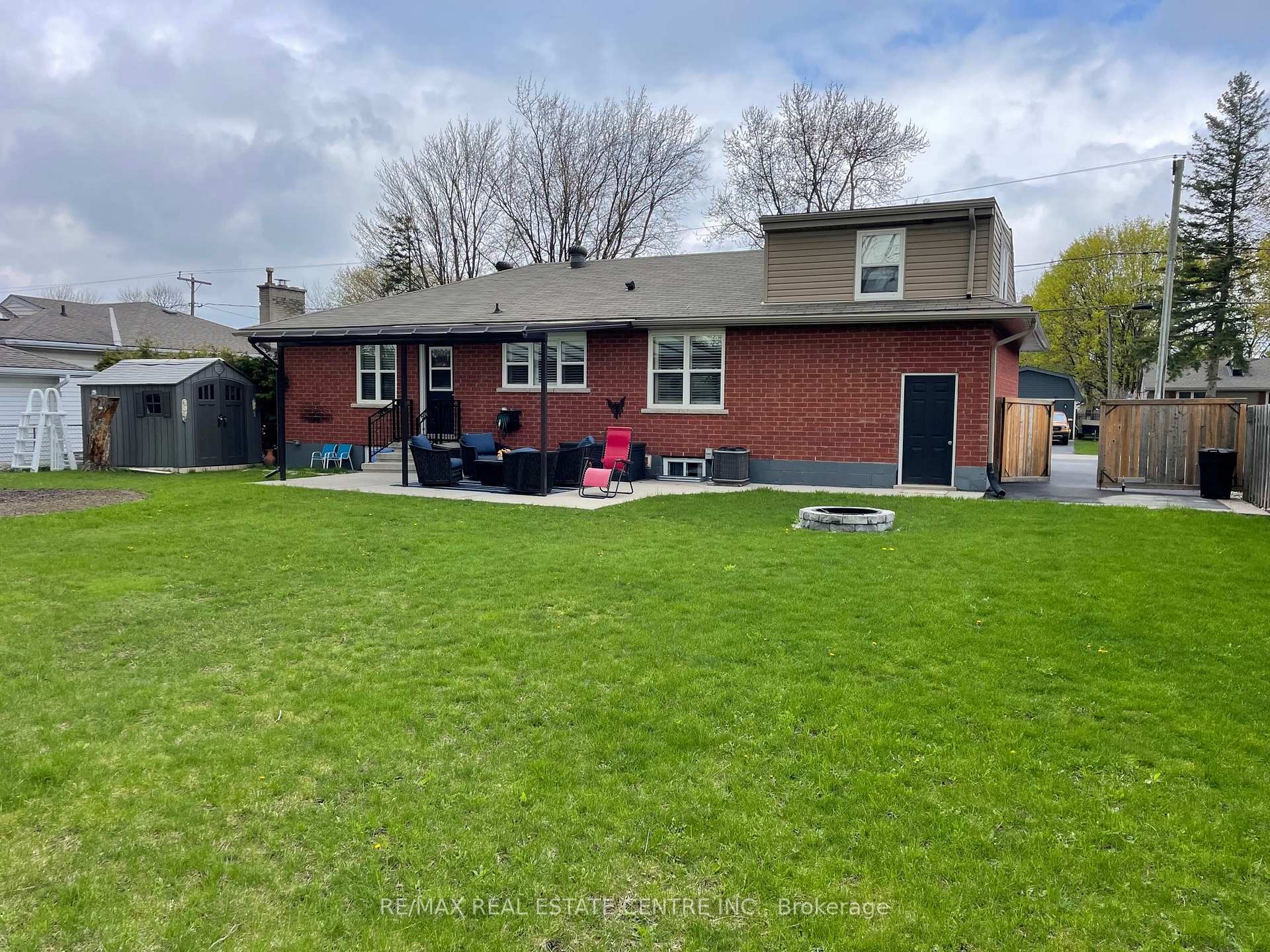 Photo 3 of 26 Hatton Drive, Hamilton, Ancaster — HOMEH