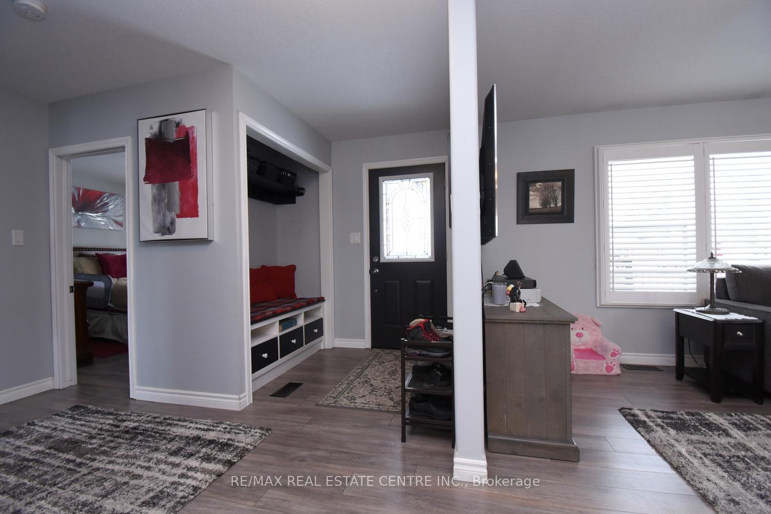 Photo 5 of 26 Hatton Drive, Hamilton, Ancaster — HOMEH