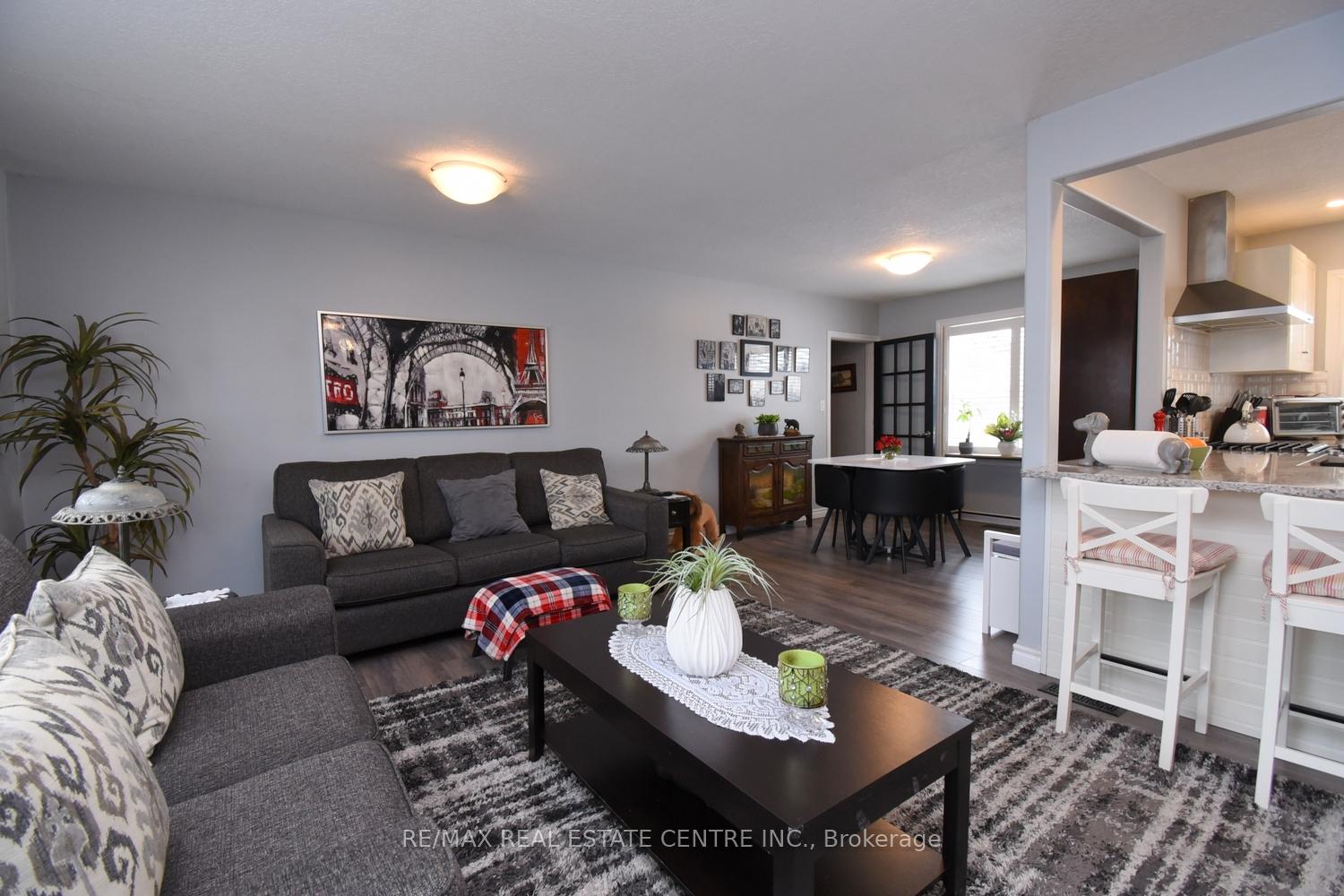 Photo 7 of 26 Hatton Drive, Hamilton, Ancaster — HOMEH