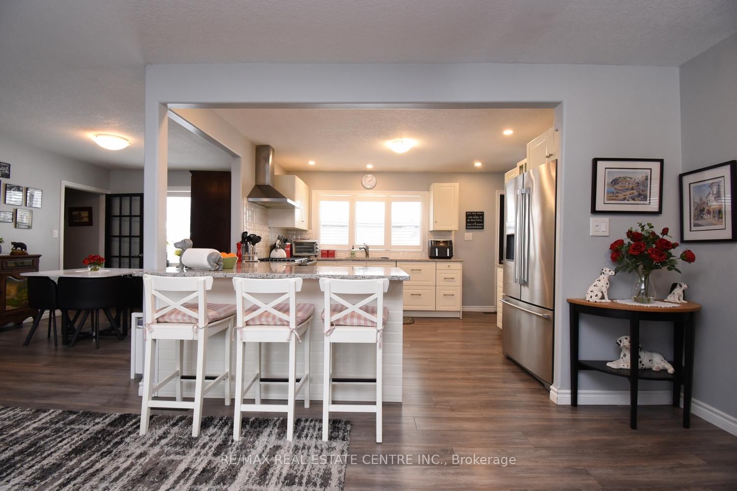 Photo 17 of 26 Hatton Drive, Hamilton, Ancaster — HOMEH