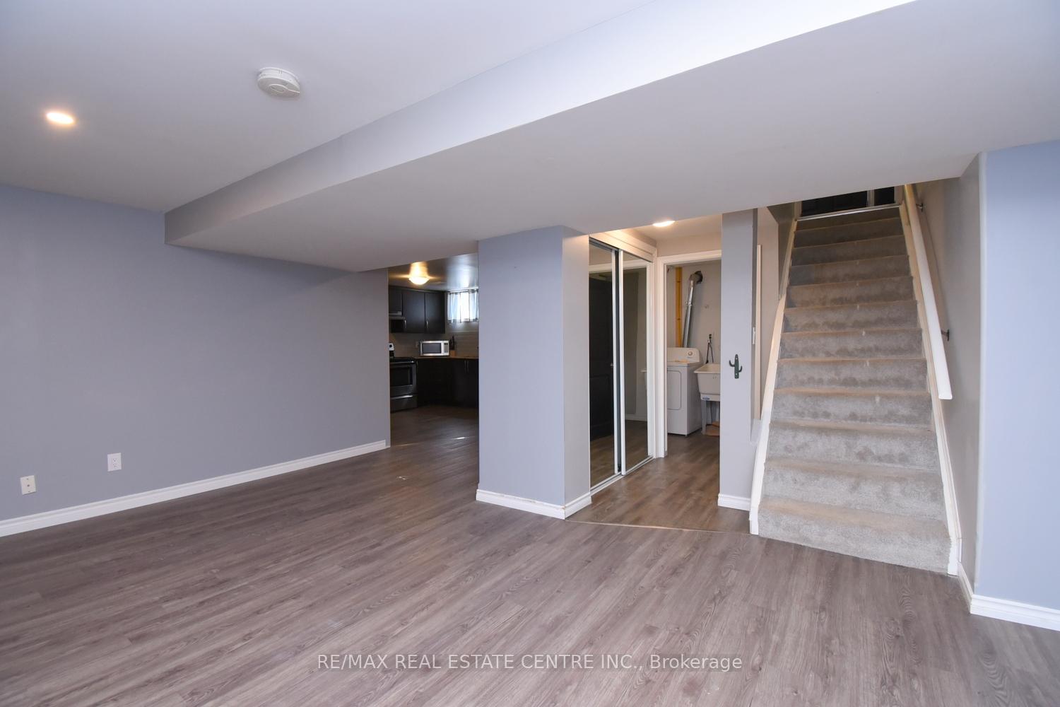 Photo 25 of 26 Hatton Drive, Hamilton, Ancaster — HOMEH
