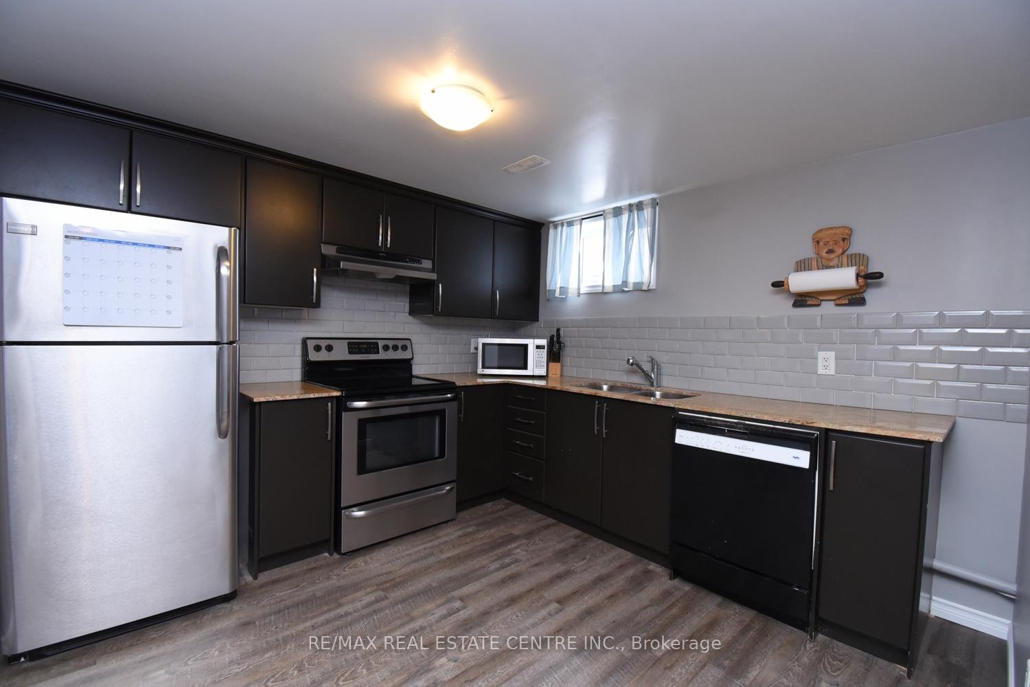 Photo 29 of 26 Hatton Drive, Hamilton, Ancaster — HOMEH