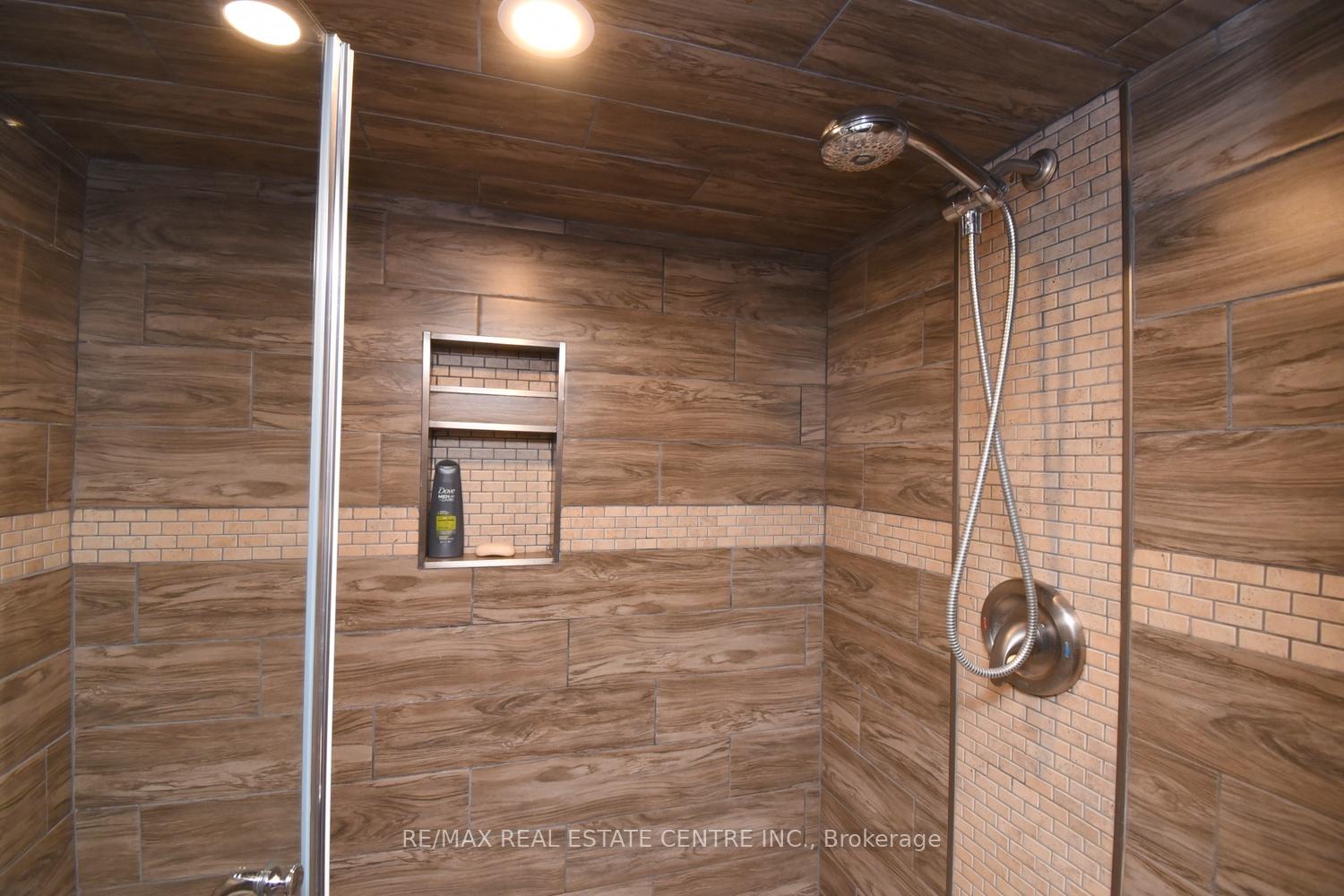 Photo 32 of 26 Hatton Drive, Hamilton, Ancaster — HOMEH