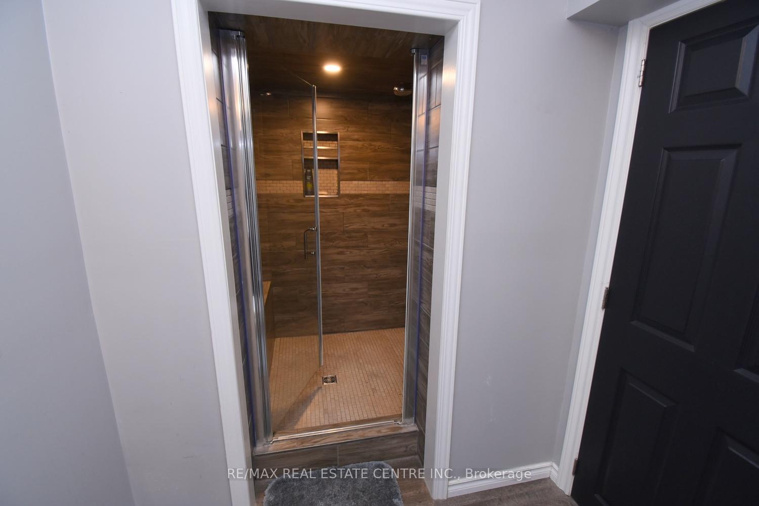 Photo 33 of 26 Hatton Drive, Hamilton, Ancaster — HOMEH