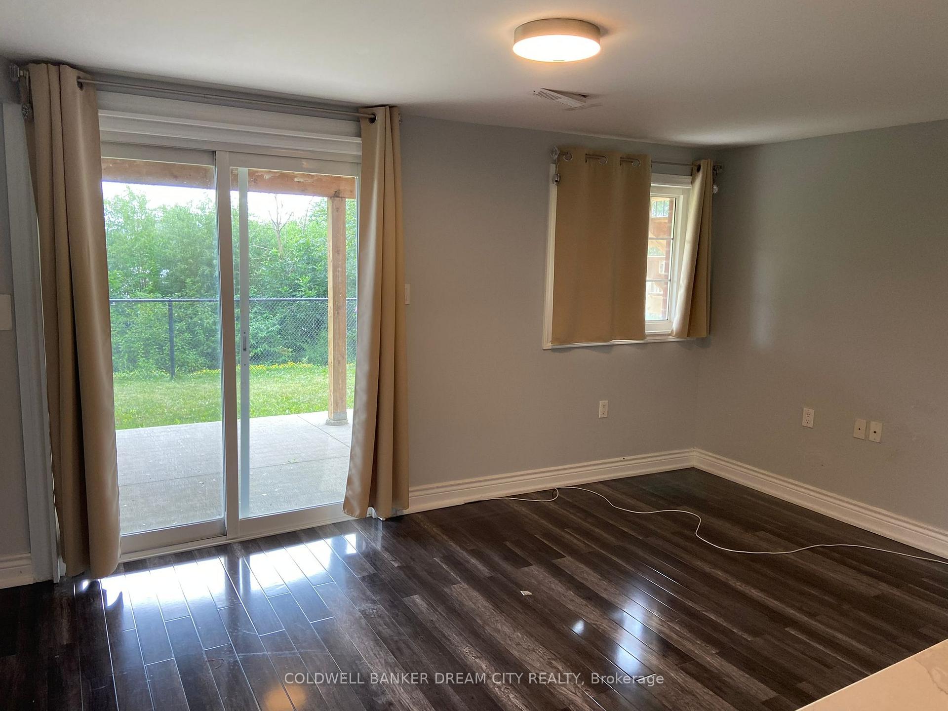 Photo 9 of 46 Chalkfarm (basement) Crescent, Brampton, Northwest Sandalwood Parkway — HOMEH