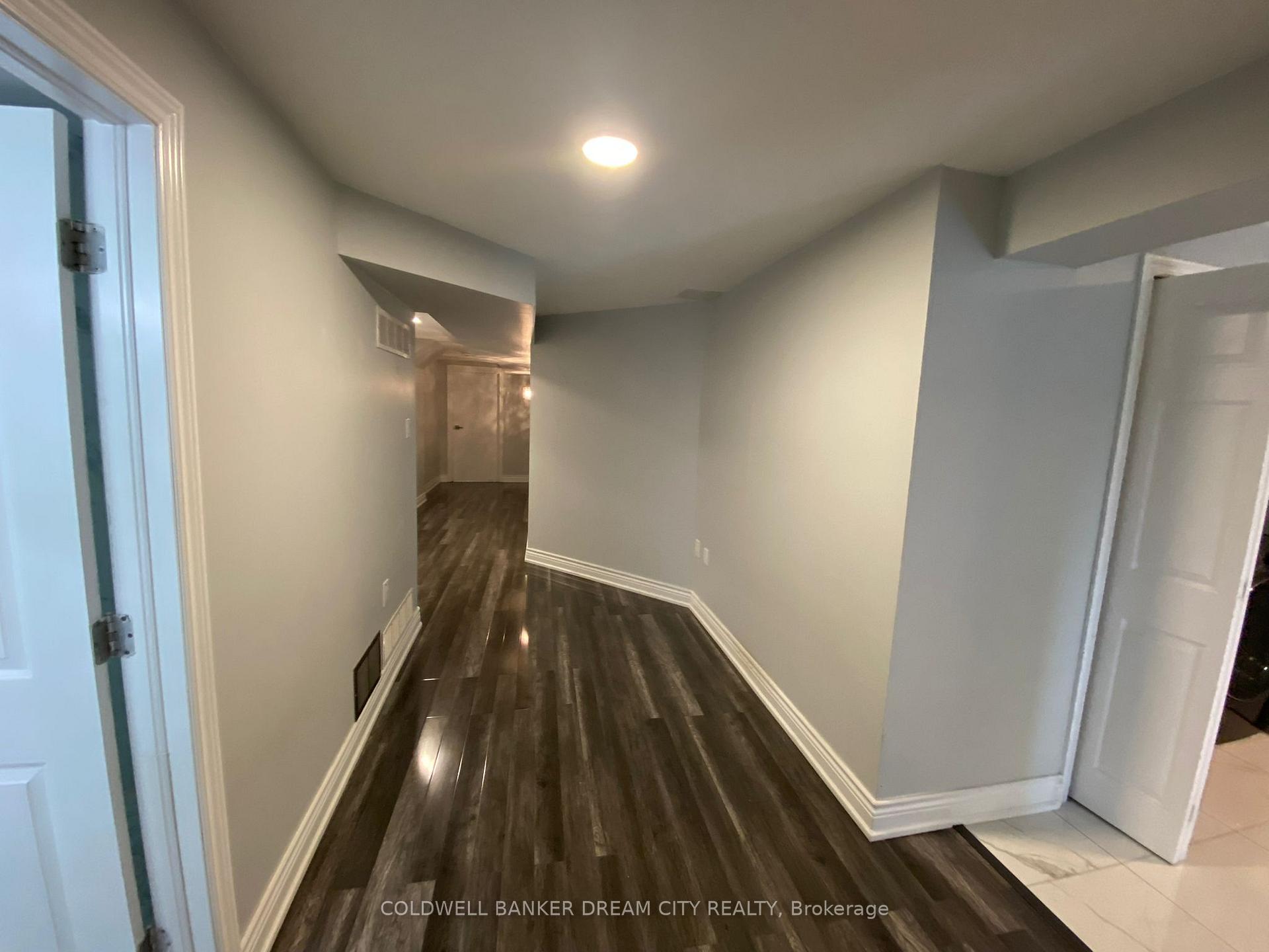 Photo 4 of 46 Chalkfarm (basement) Crescent, Brampton, Northwest Sandalwood Parkway — HOMEH