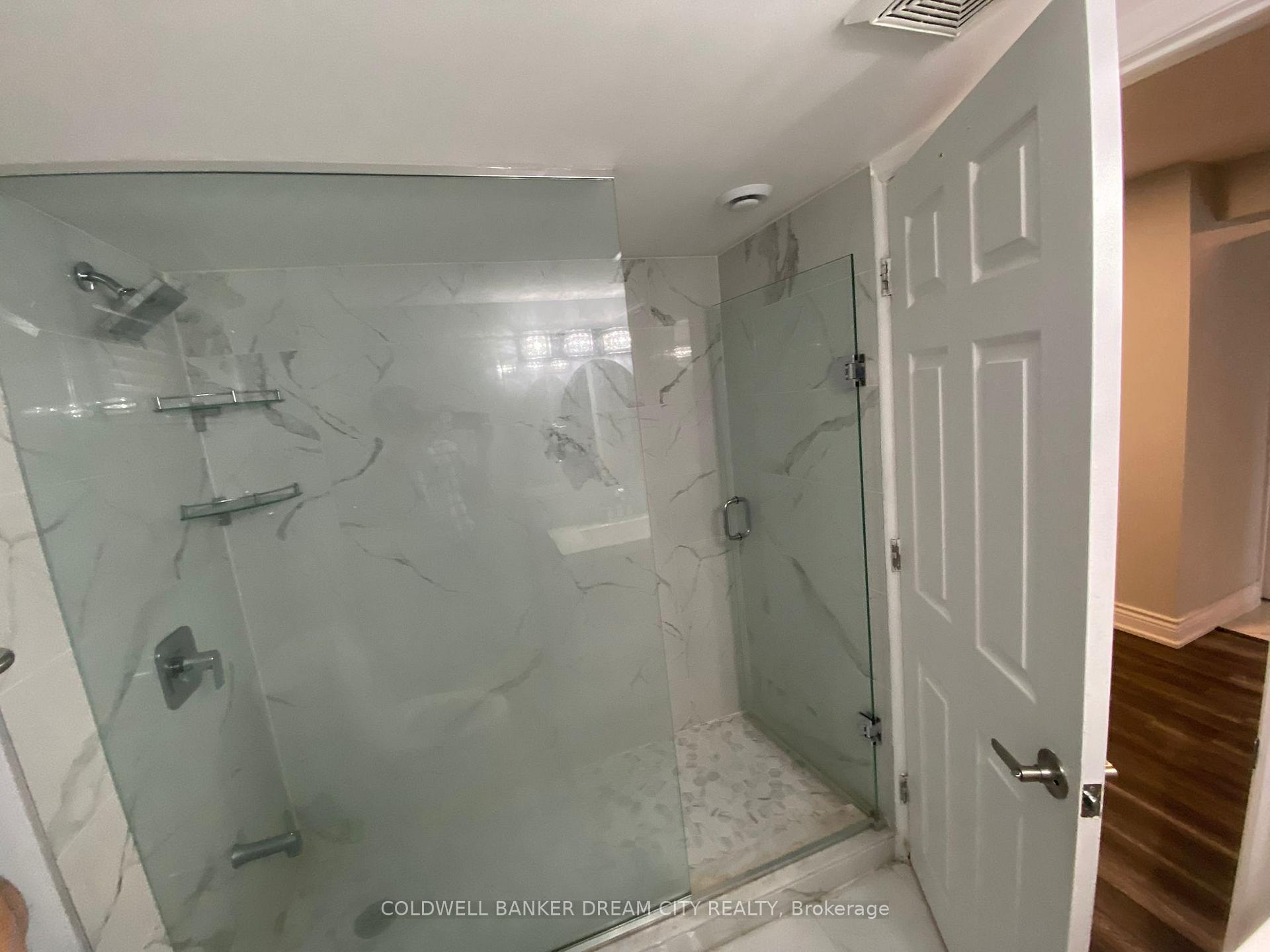 Photo 7 of 46 Chalkfarm (basement) Crescent, Brampton, Northwest Sandalwood Parkway — HOMEH