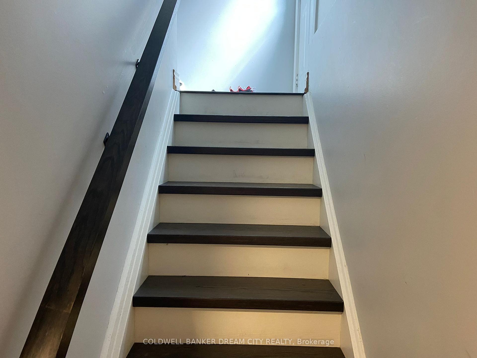 Photo 14 of 46 Chalkfarm (basement) Crescent, Brampton, Northwest Sandalwood Parkway — HOMEH