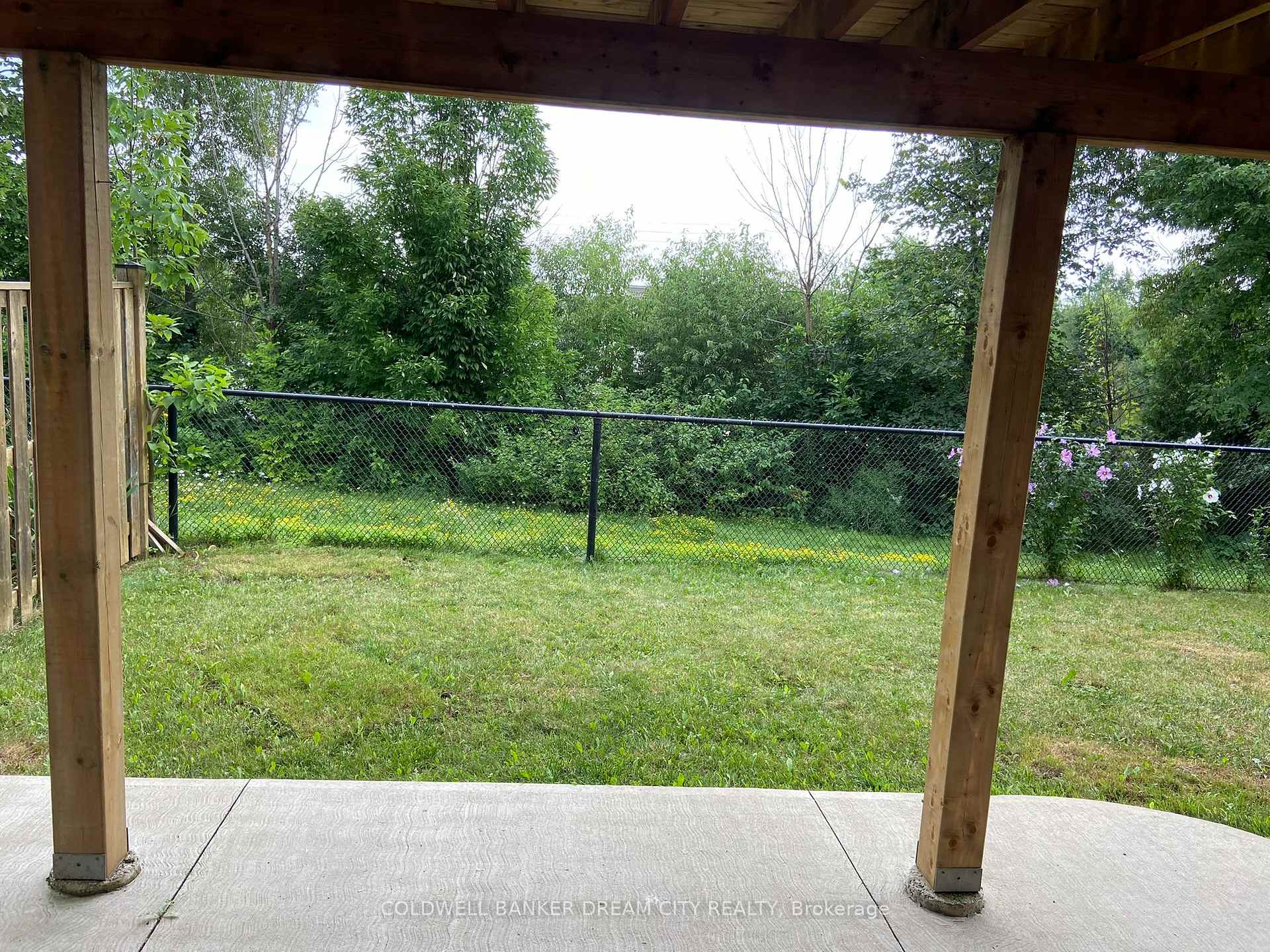 Photo 13 of 46 Chalkfarm (basement) Crescent, Brampton, Northwest Sandalwood Parkway — HOMEH