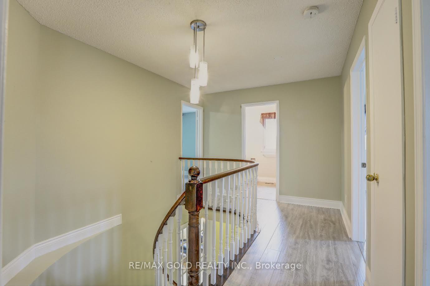 Photo 17 of 24 Nobel Place, Brampton, Westgate — HOMEH