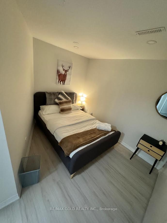 Photo 38 of 24 Nobel Place, Brampton, Westgate — HOMEH