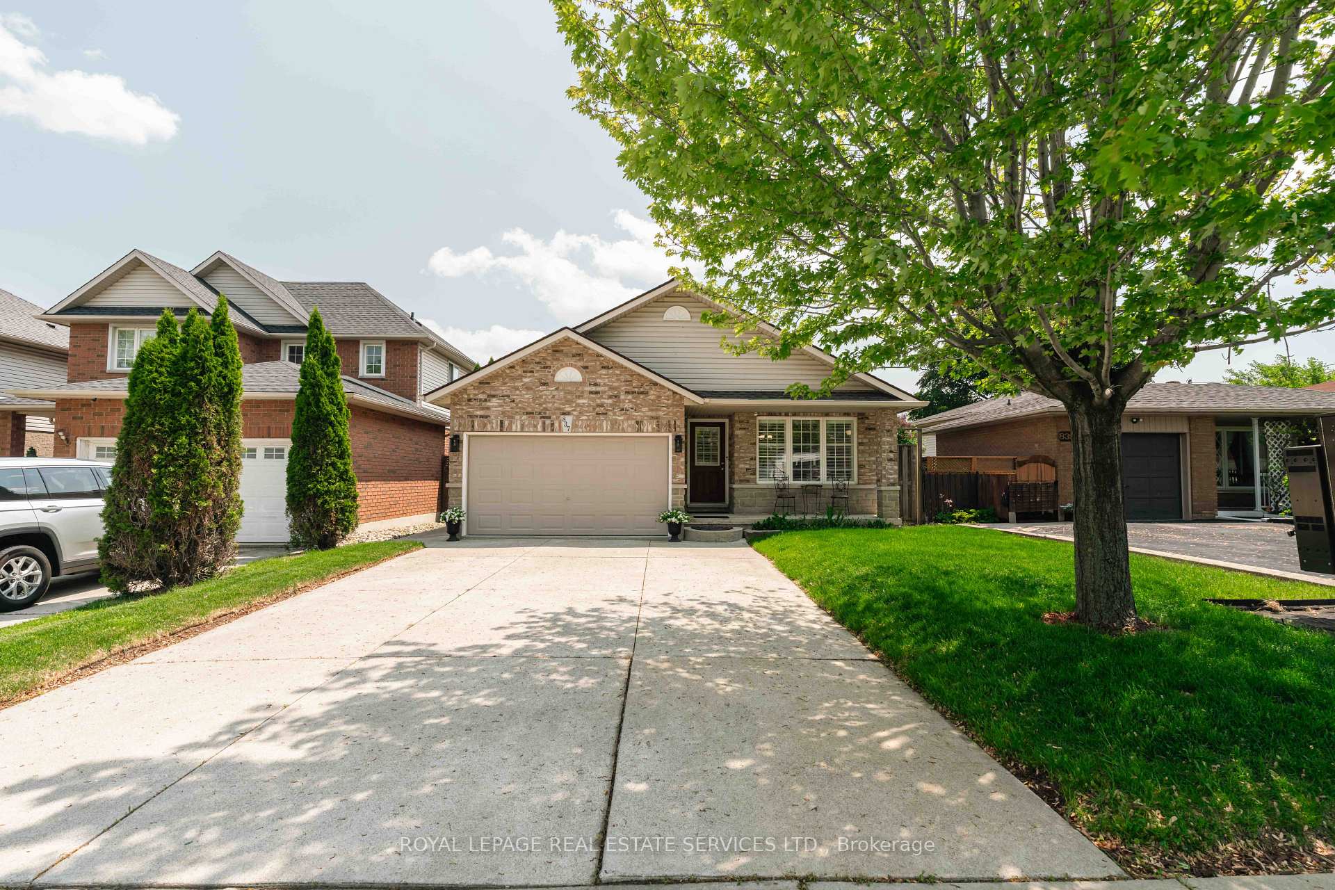 Photo 2 of 837 Upper Ottawa Street, Hamilton, Lisgar — HOMEH