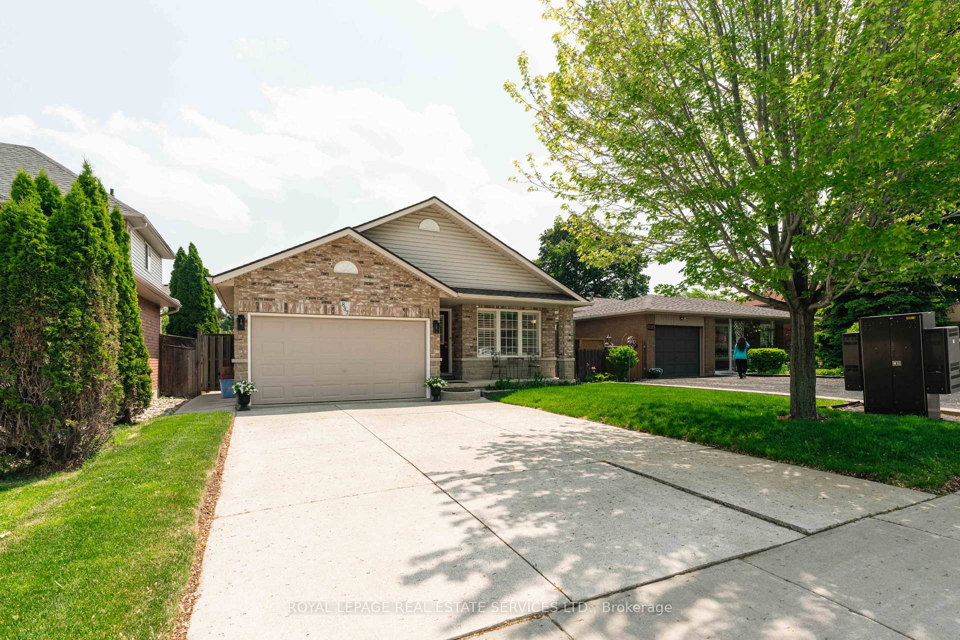 Photo 5 of 837 Upper Ottawa Street, Hamilton, Lisgar — HOMEH