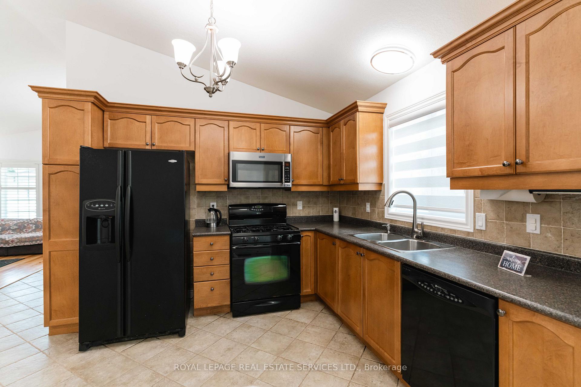 Photo 8 of 837 Upper Ottawa Street, Hamilton, Lisgar — HOMEH