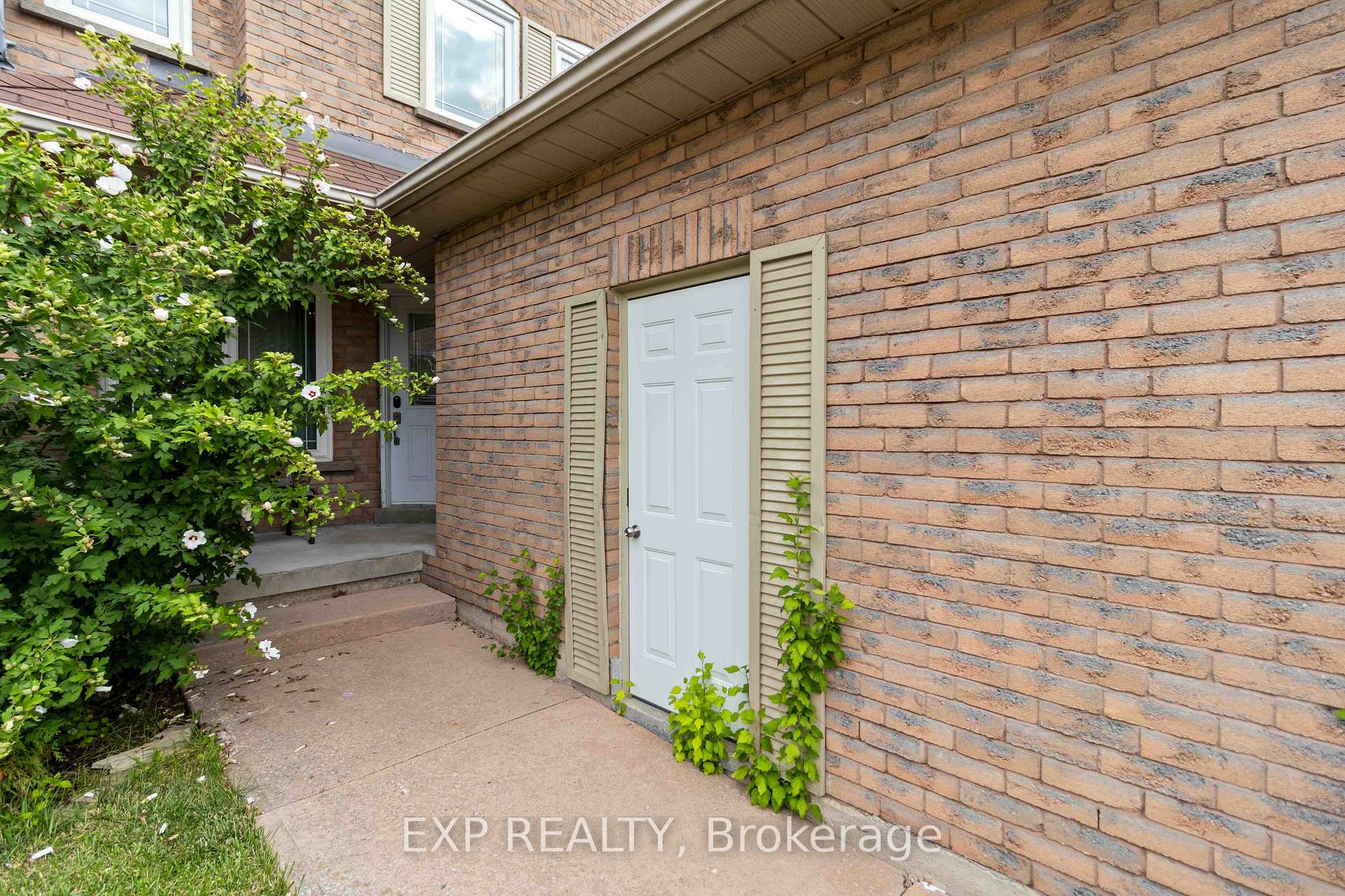 Photo 4 of 27 Cheviot Crescent, Brampton, Heart Lake East — HOMEH