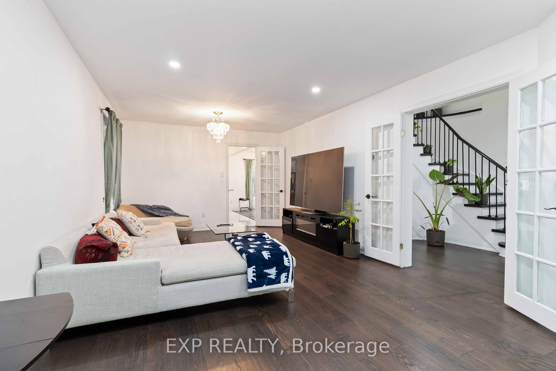 Photo 8 of 27 Cheviot Crescent, Brampton, Heart Lake East — HOMEH