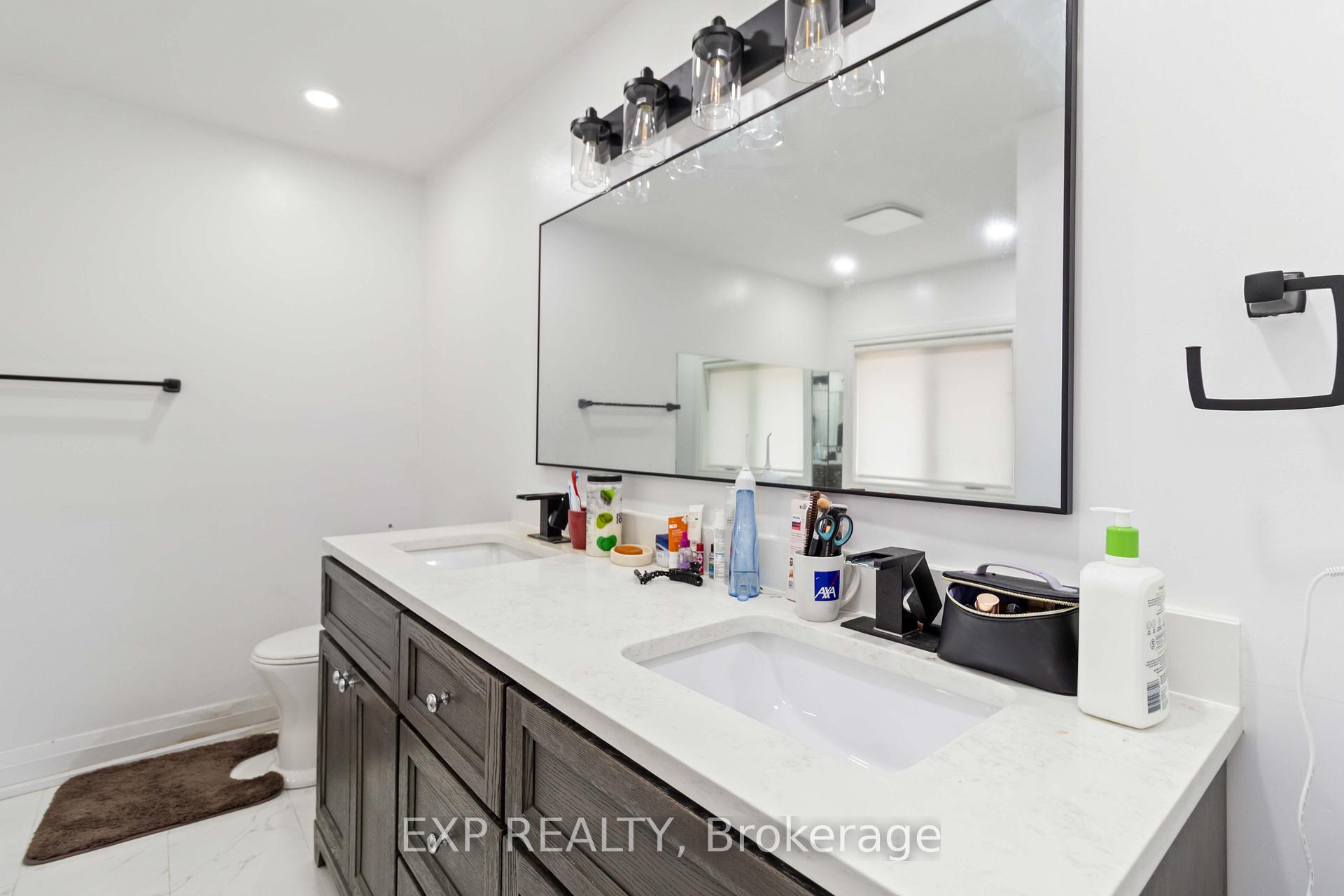 Photo 17 of 27 Cheviot Crescent, Brampton, Heart Lake East — HOMEH