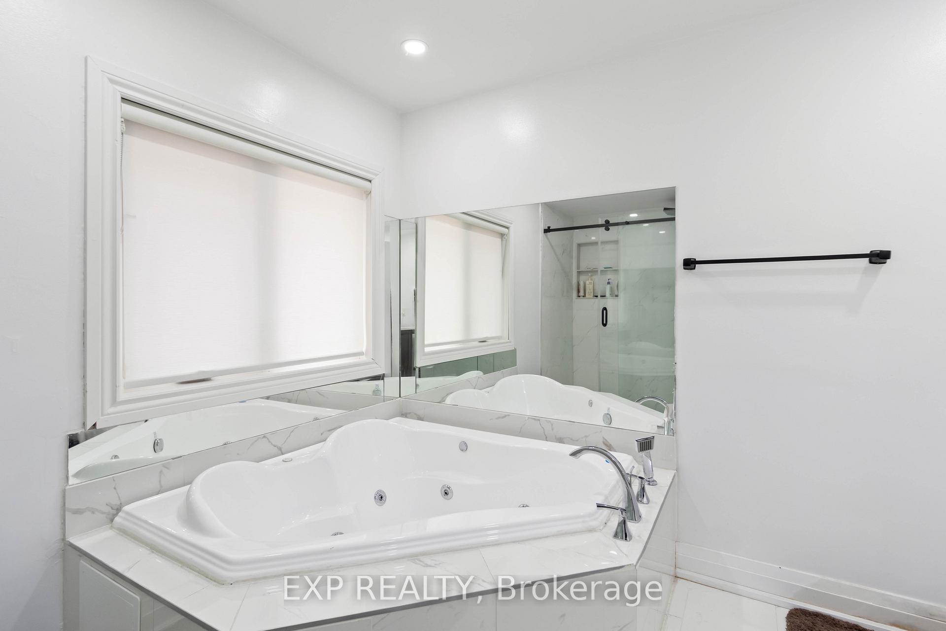 Photo 18 of 27 Cheviot Crescent, Brampton, Heart Lake East — HOMEH