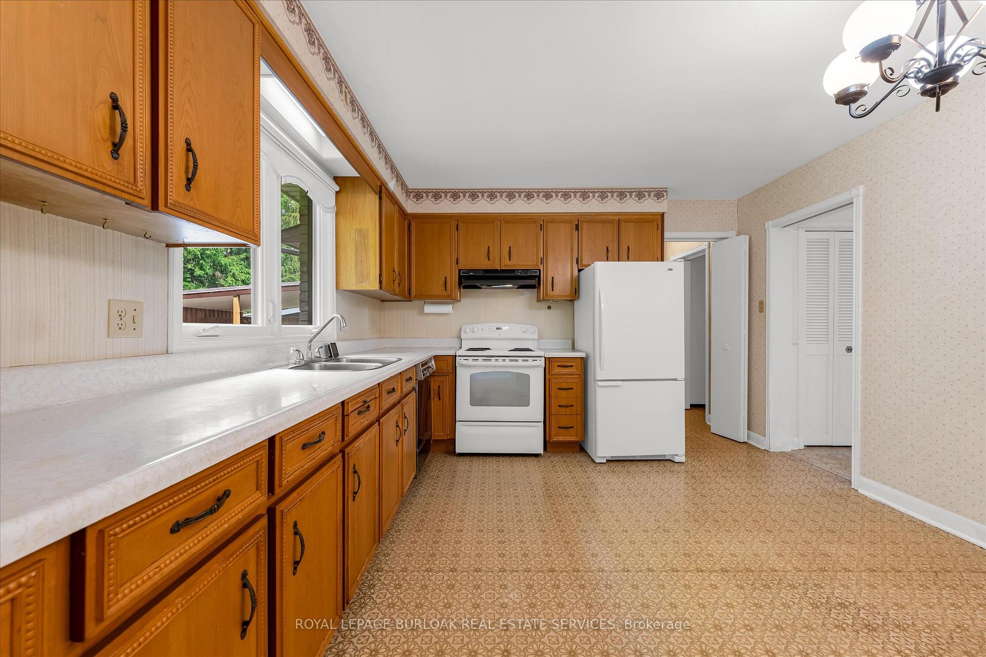 Photo 10 of 452 Quigley Road, Hamilton, Vincent — HOMEH