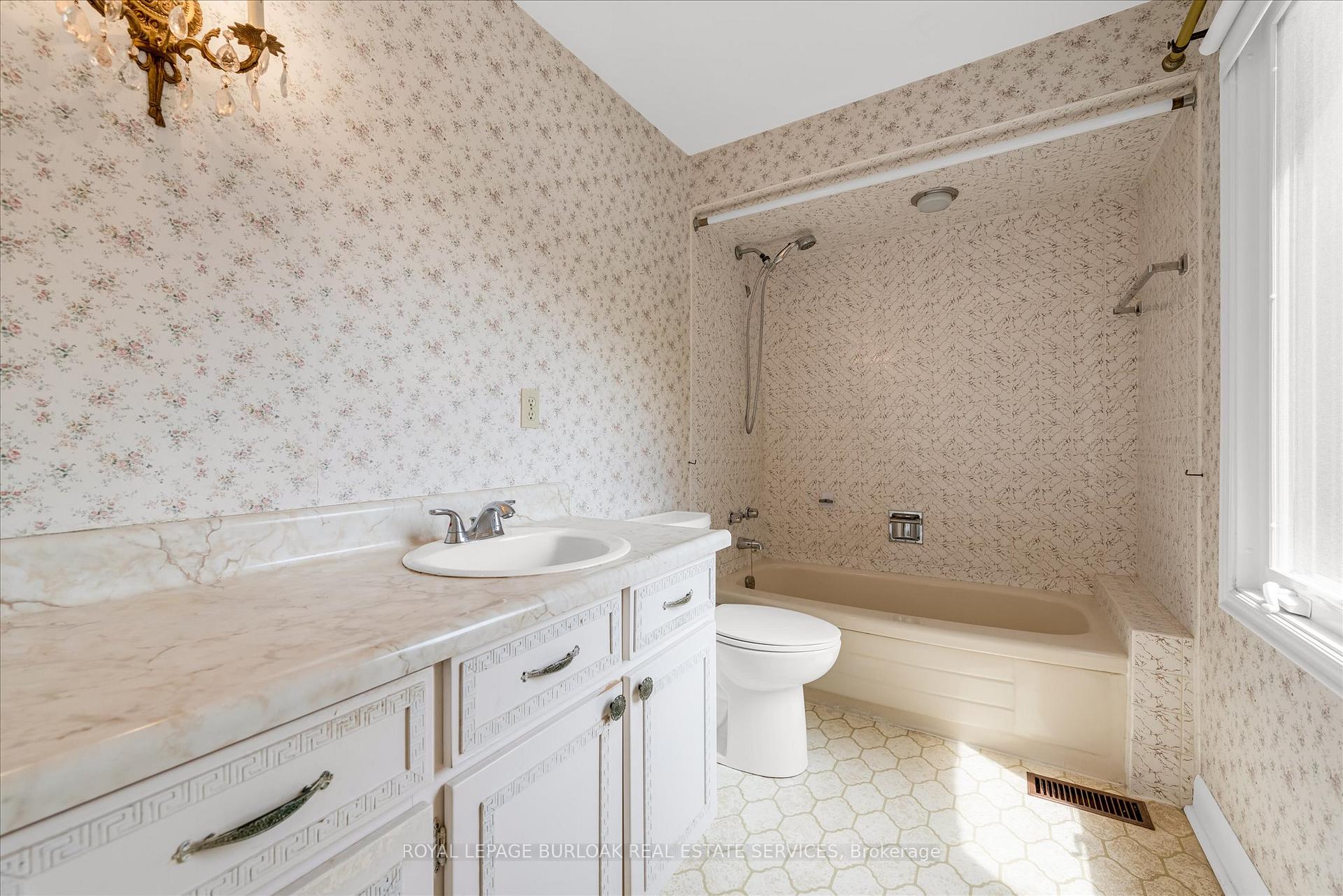Photo 19 of 452 Quigley Road, Hamilton, Vincent — HOMEH