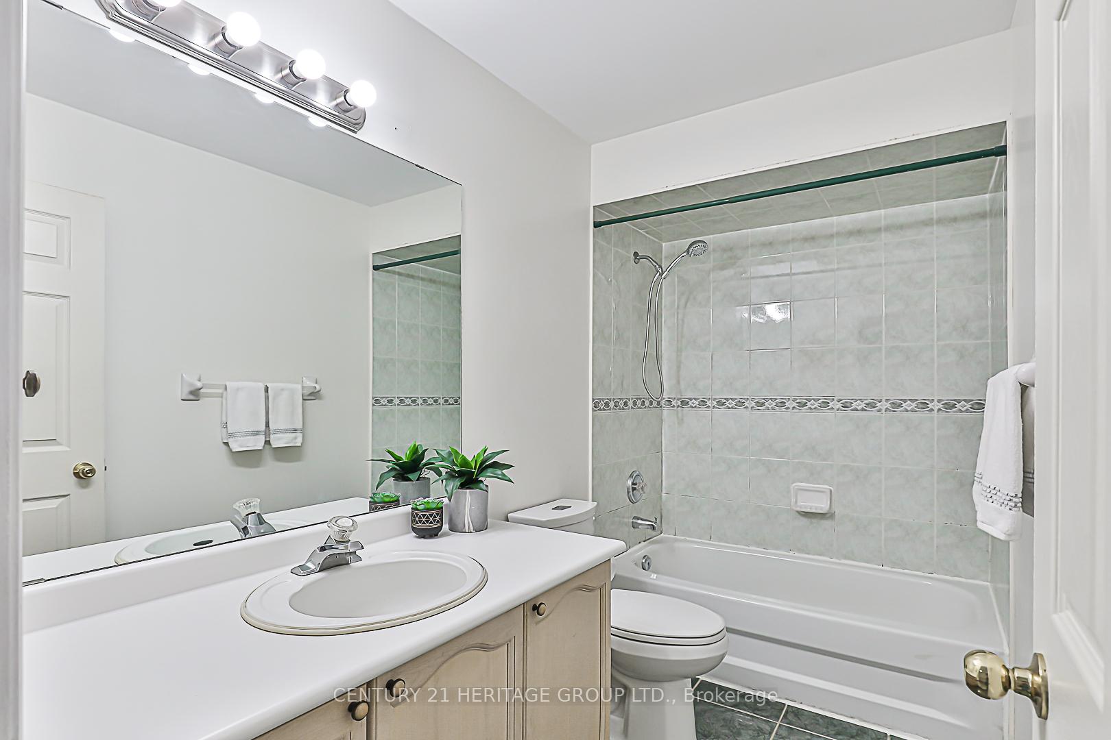 Photo 6 of 39 Craddock Street, Vaughan, Maple — HOMEH