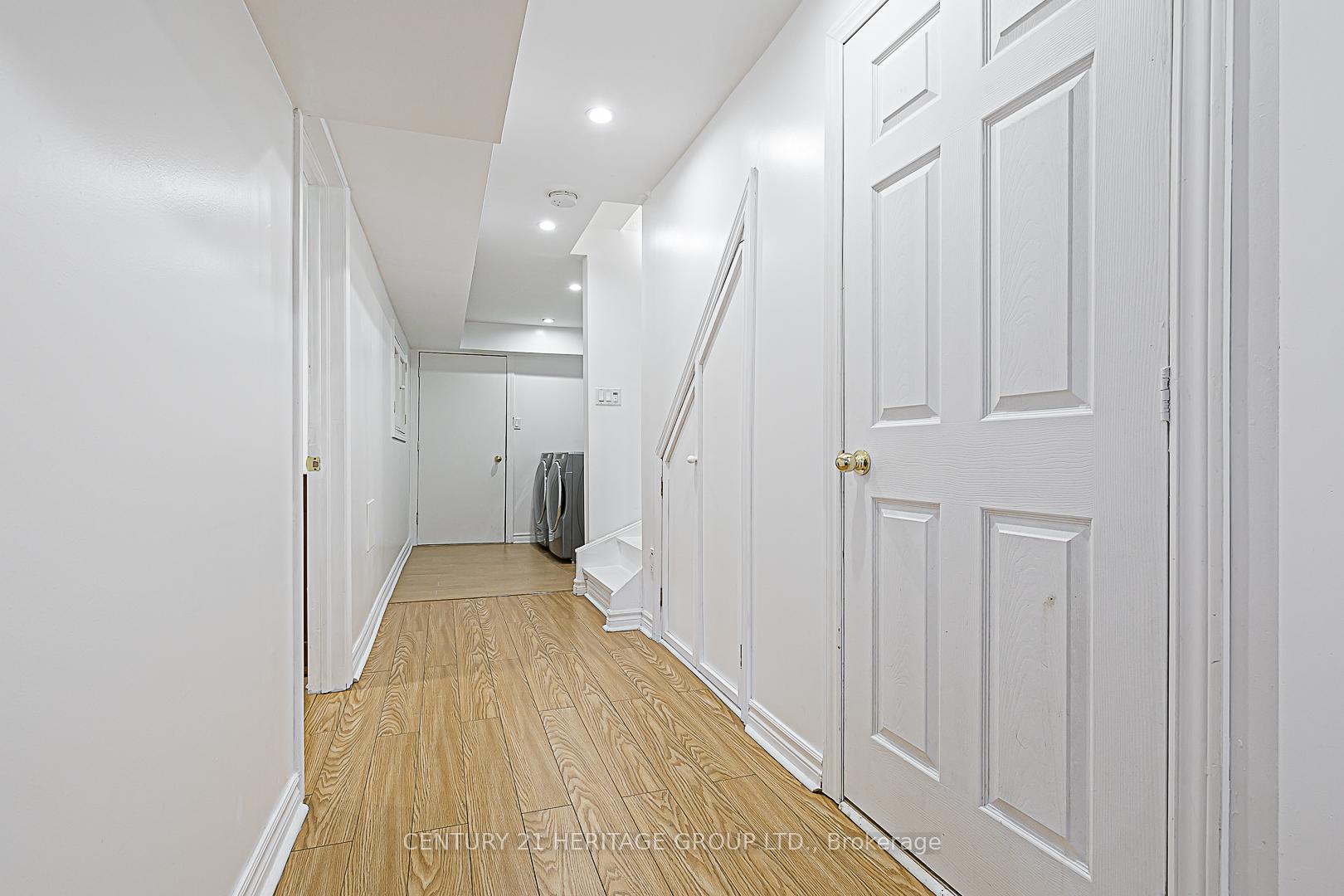 Photo 9 of 39 Craddock Street, Vaughan, Maple — HOMEH